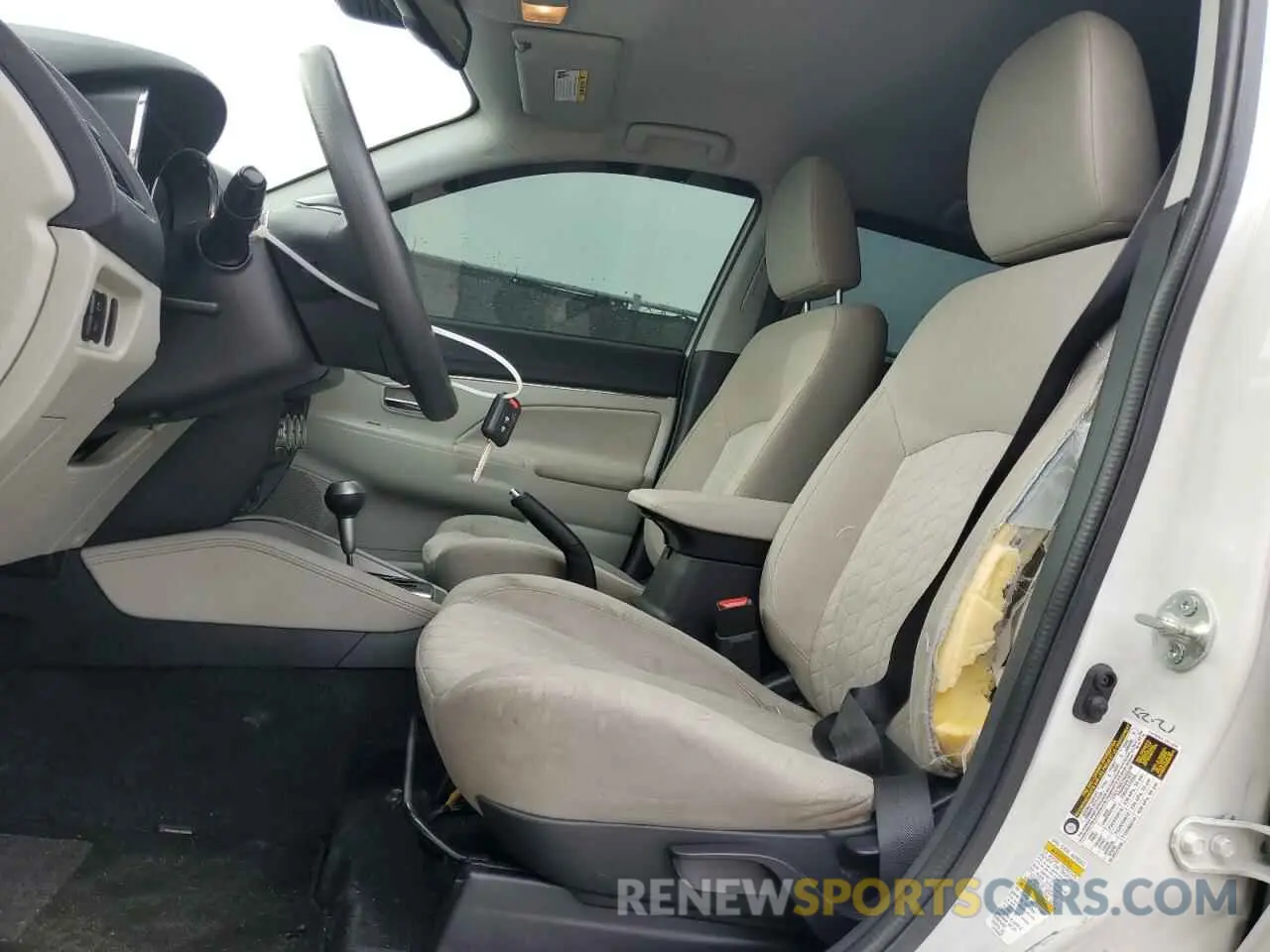 7 fotografías del automóvil dañado JA4ARUAU6MU016859 MITSUBISHI OUTLANDER 2021