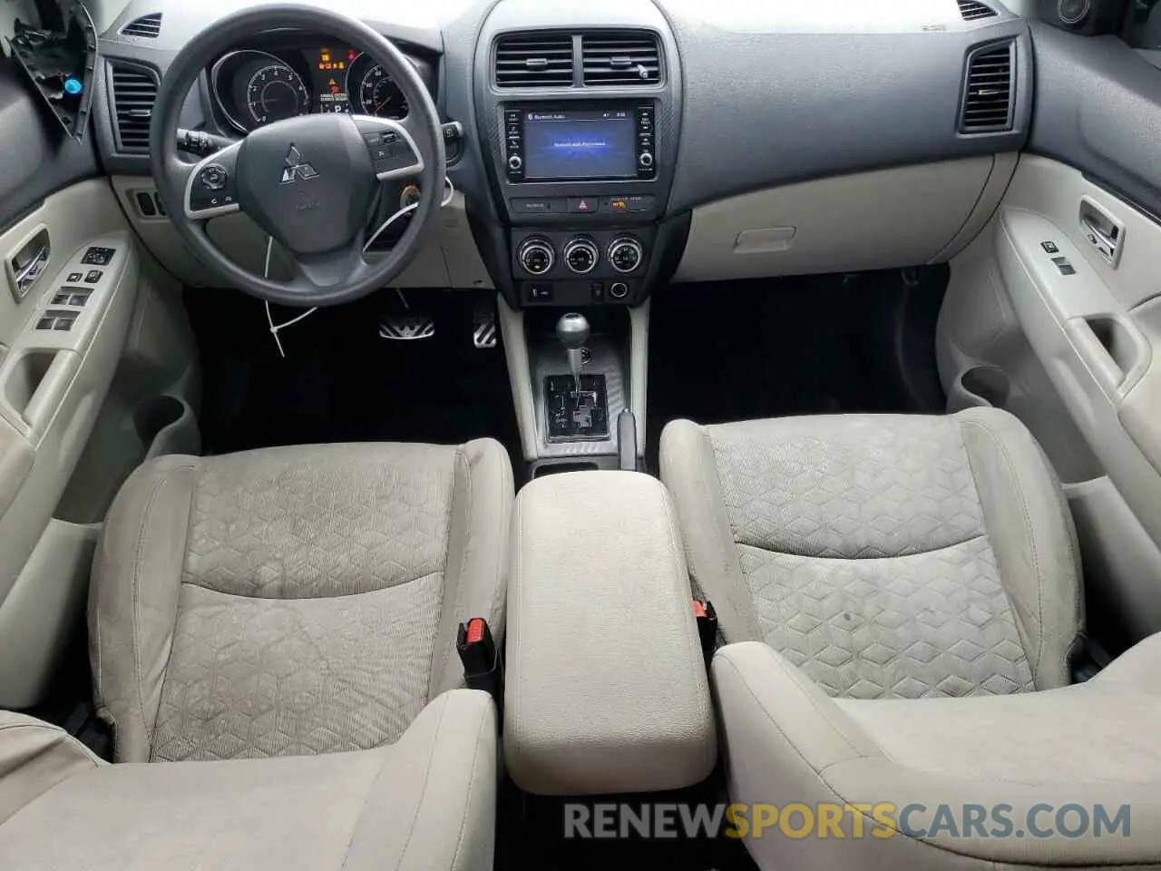 8 fotografías del automóvil dañado JA4ARUAU6MU016859 MITSUBISHI OUTLANDER 2021