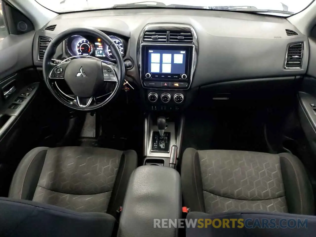 8 fotografías del automóvil dañado JA4ARUAU6MU027151 MITSUBISHI OUTLANDER 2021