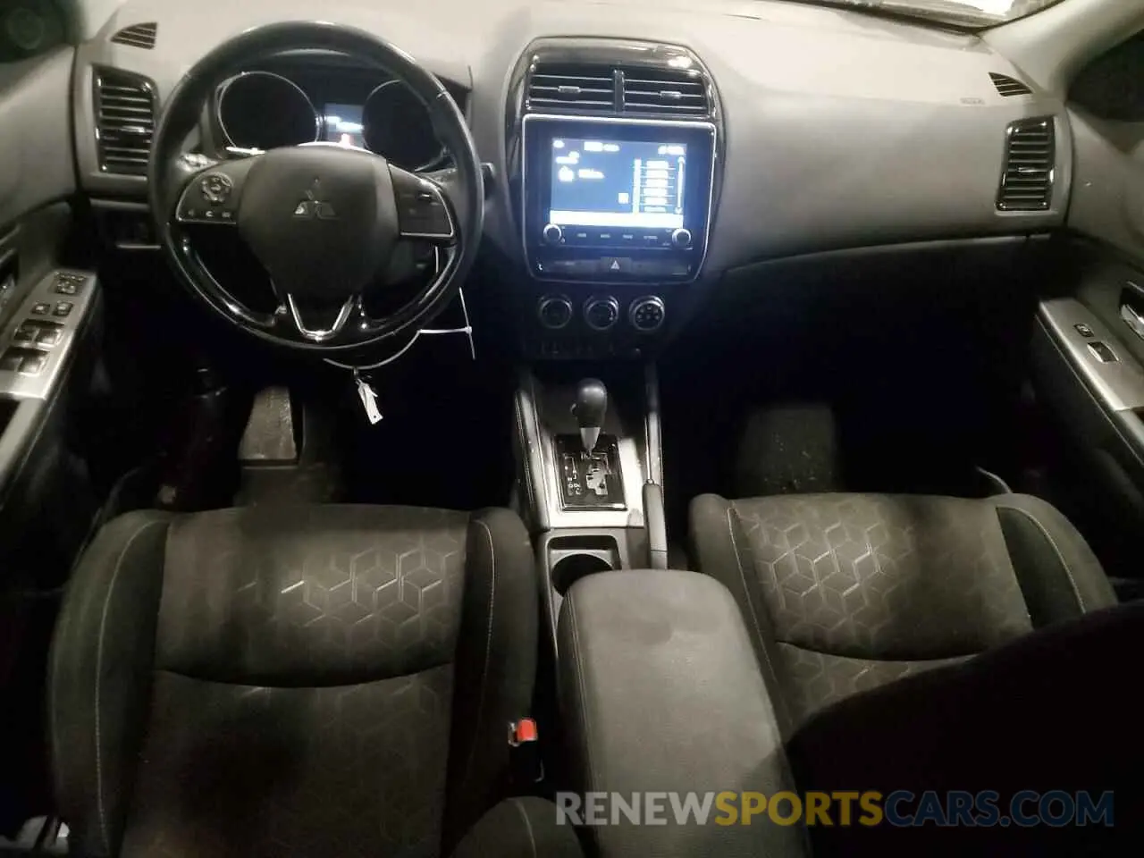 8 fotografías del automóvil dañado JA4ARUAU7MU019625 MITSUBISHI OUTLANDER 2021