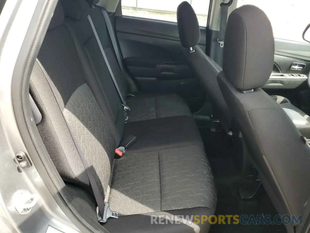 11 fotografías del automóvil dañado JA4ARUAU7MU035906 MITSUBISHI OUTLANDER 2021