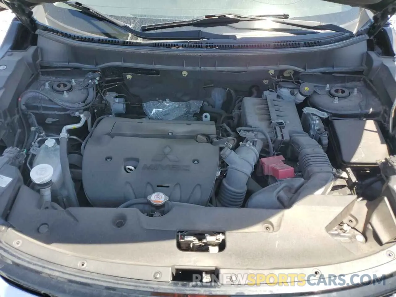 12 fotografías del automóvil dañado JA4ARUAU8MU017365 MITSUBISHI OUTLANDER 2021