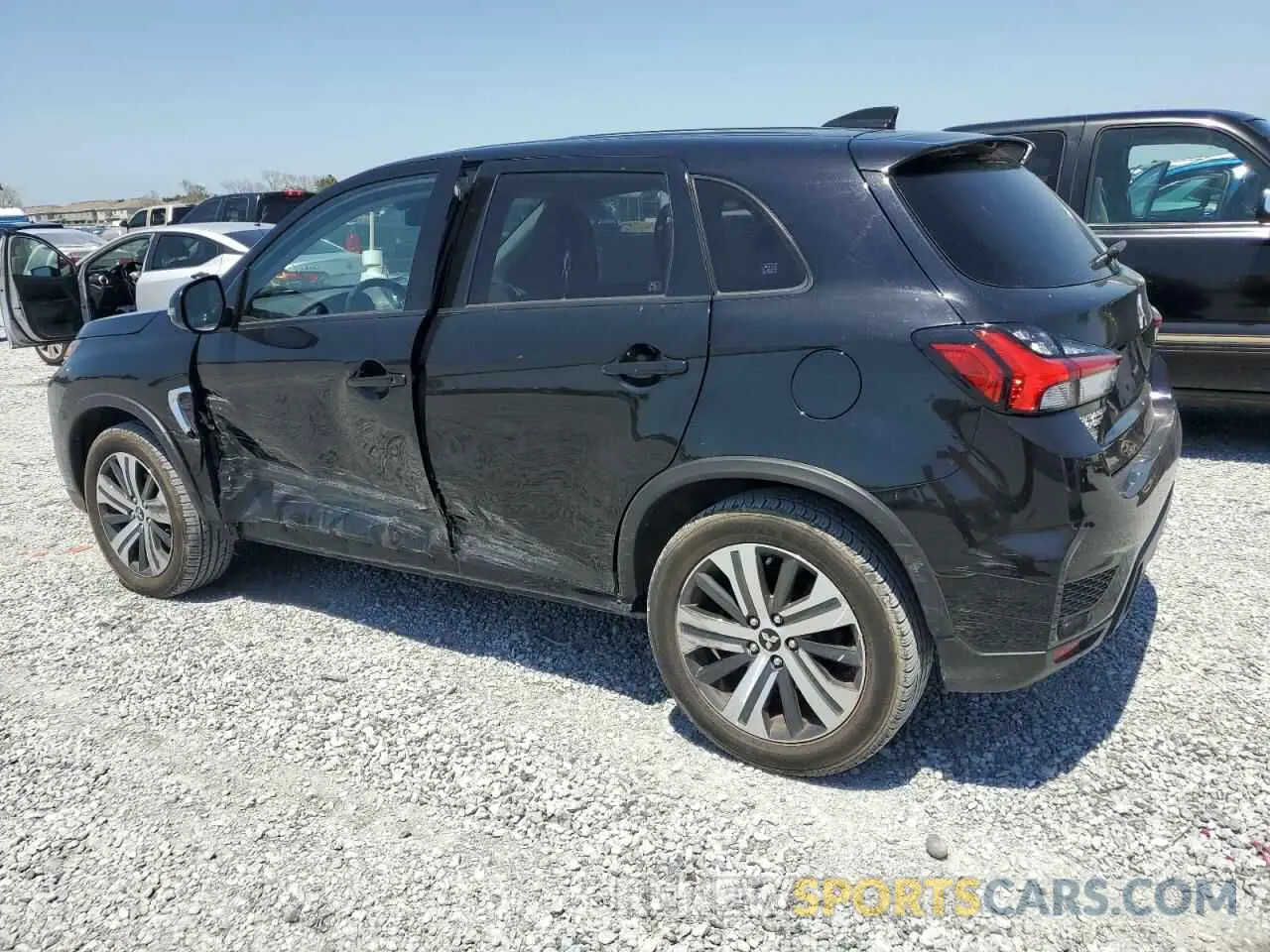 2 fotografías del automóvil dañado JA4ARUAU8MU017365 MITSUBISHI OUTLANDER 2021