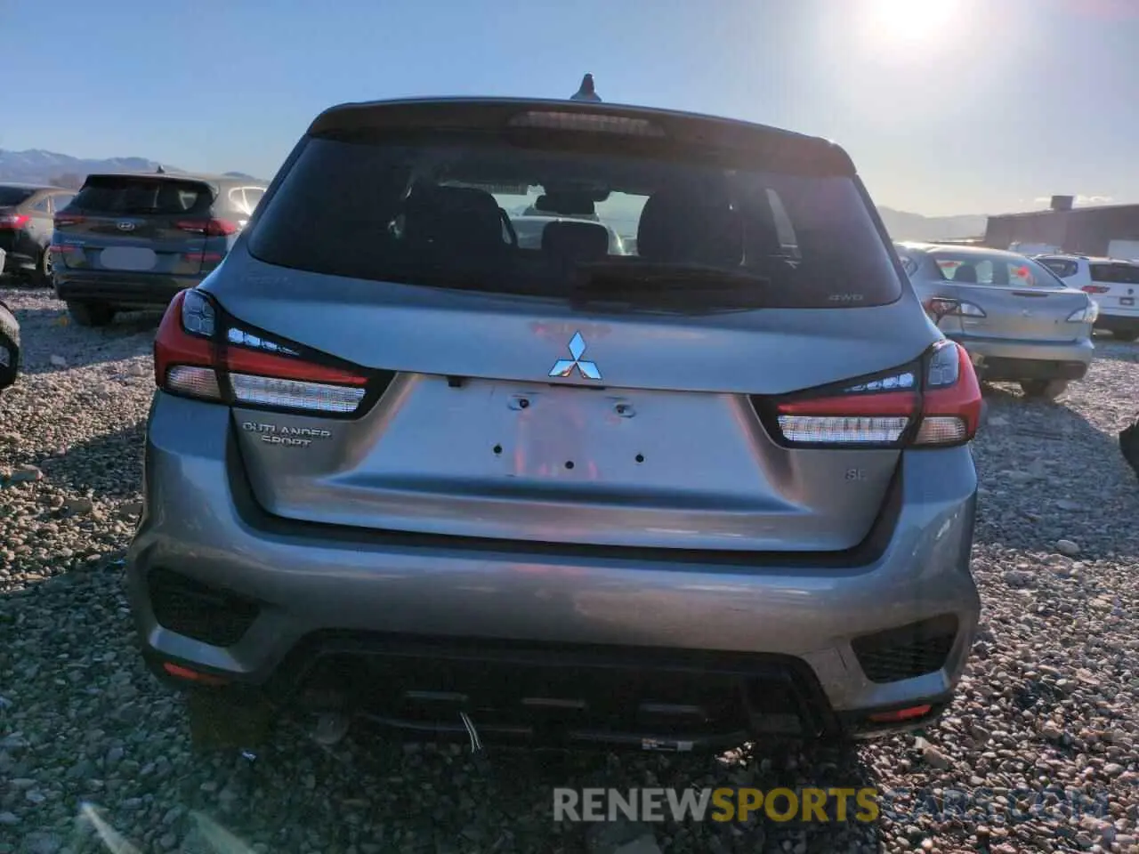 6 fotografías del automóvil dañado JA4ARUAU8MU023568 MITSUBISHI OUTLANDER 2021