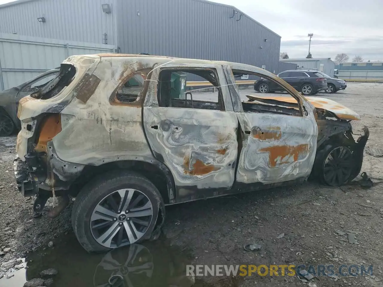 3 fotografías del automóvil dañado JA4ARUAUXMU022826 MITSUBISHI OUTLANDER 2021
