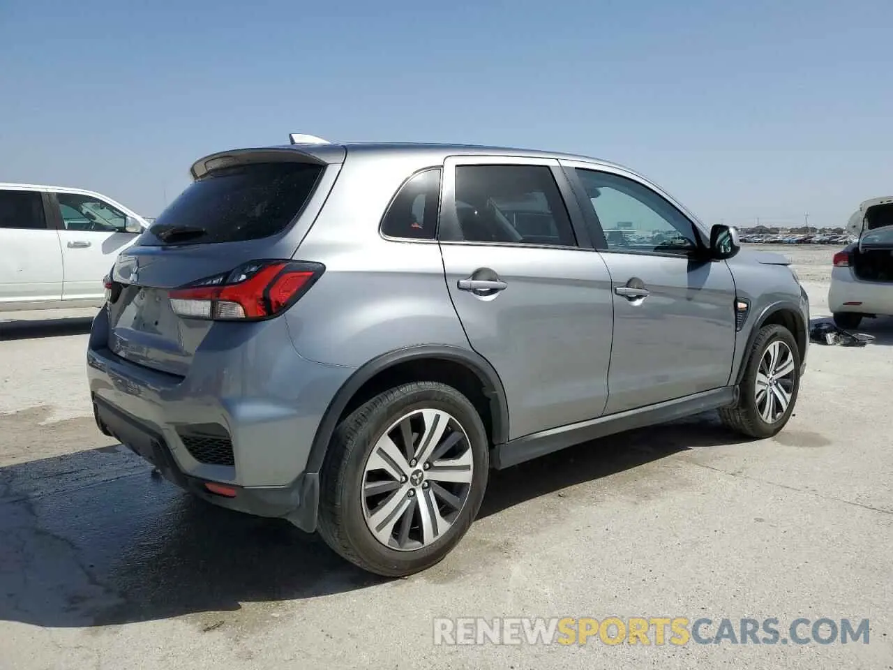 3 fotografías del automóvil dañado JA4APUAU1NU015965 MITSUBISHI OUTLANDER 2022
