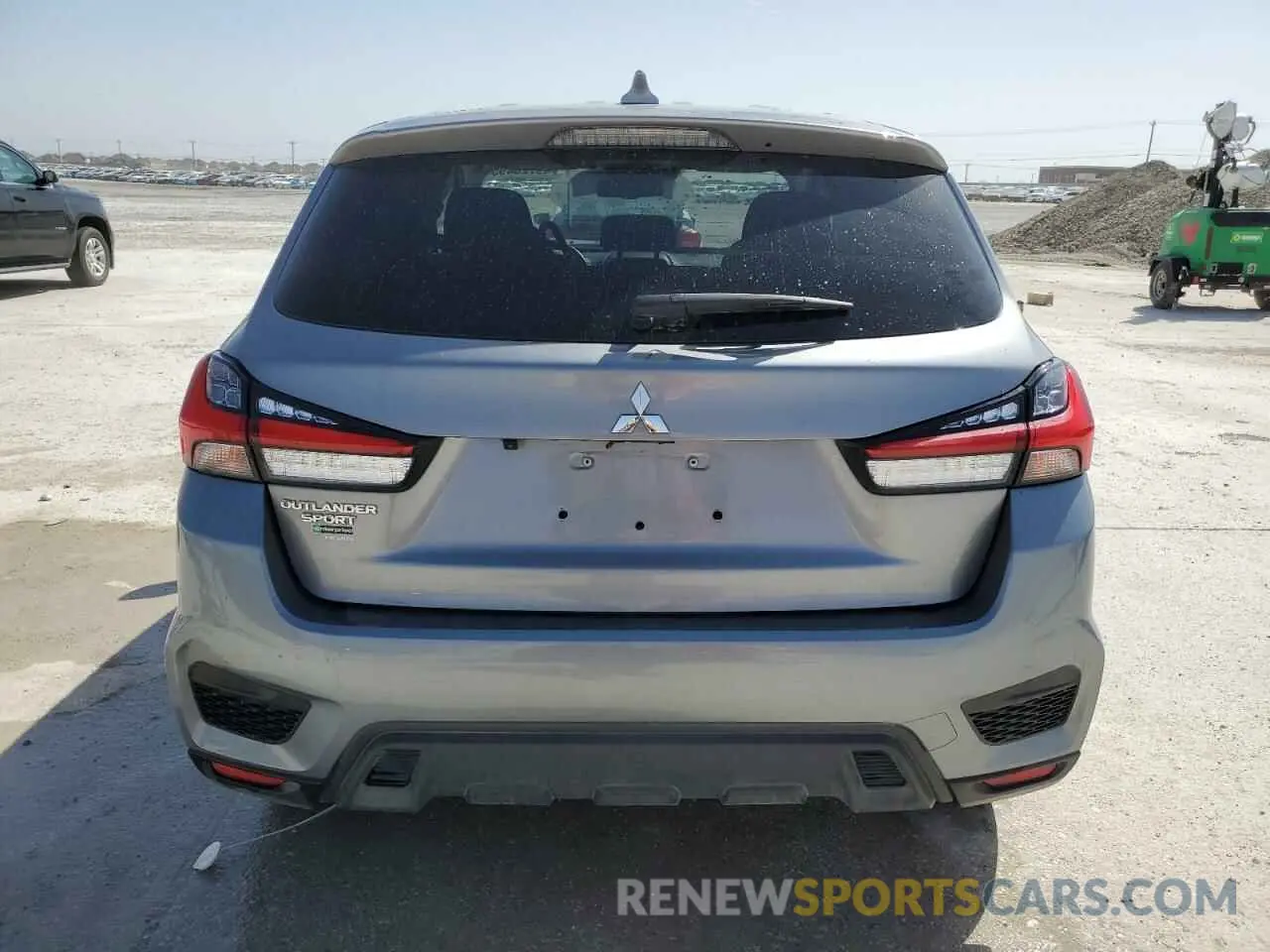 6 fotografías del automóvil dañado JA4APUAU1NU015965 MITSUBISHI OUTLANDER 2022