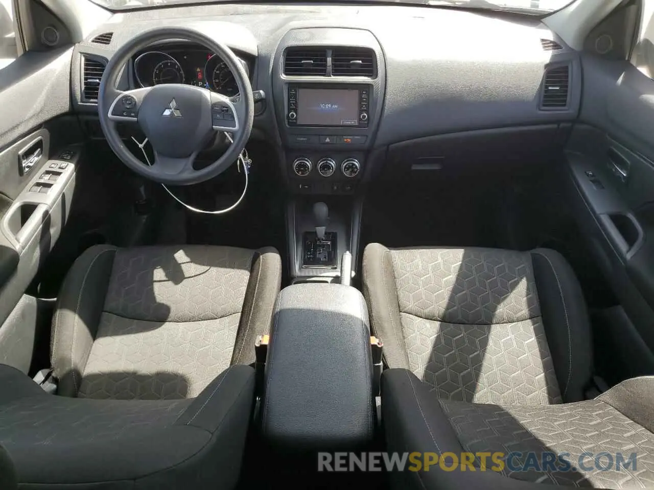 8 fotografías del automóvil dañado JA4APUAU1NU015965 MITSUBISHI OUTLANDER 2022