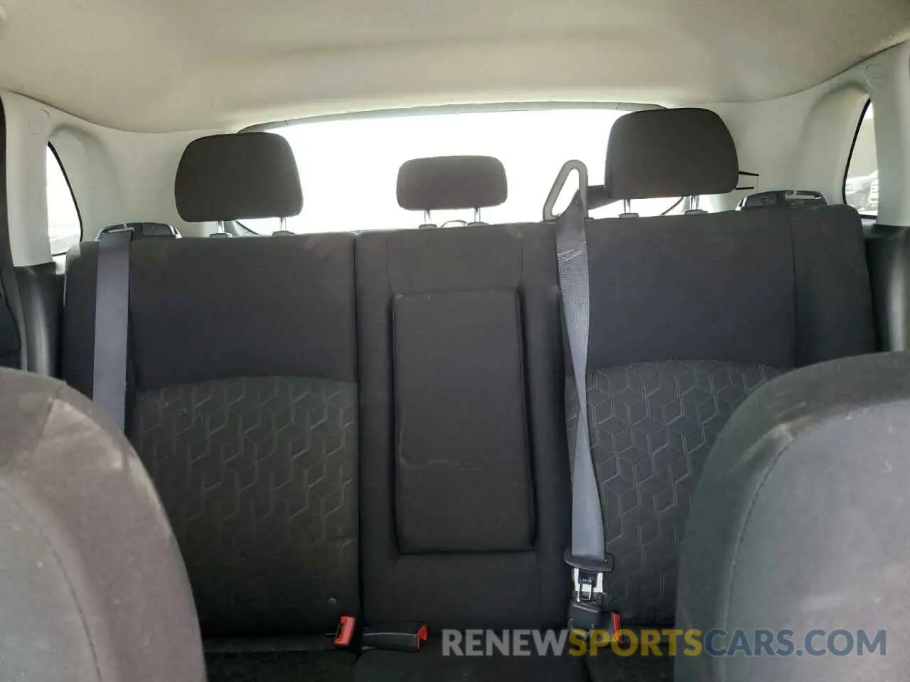 10 fotografías del automóvil dañado JA4APUAU3NU004711 MITSUBISHI OUTLANDER 2022