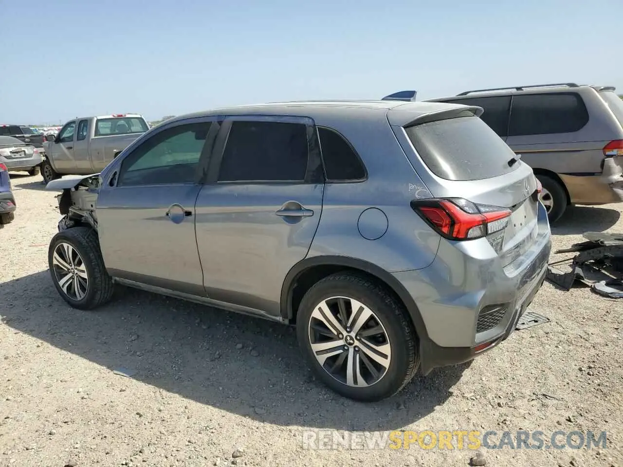 2 fotografías del automóvil dañado JA4APUAU3NU004711 MITSUBISHI OUTLANDER 2022