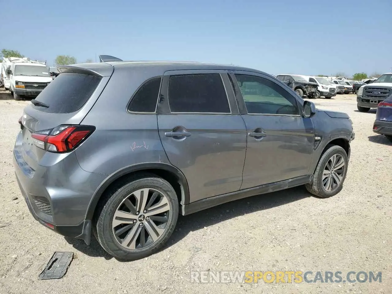 3 fotografías del automóvil dañado JA4APUAU3NU004711 MITSUBISHI OUTLANDER 2022