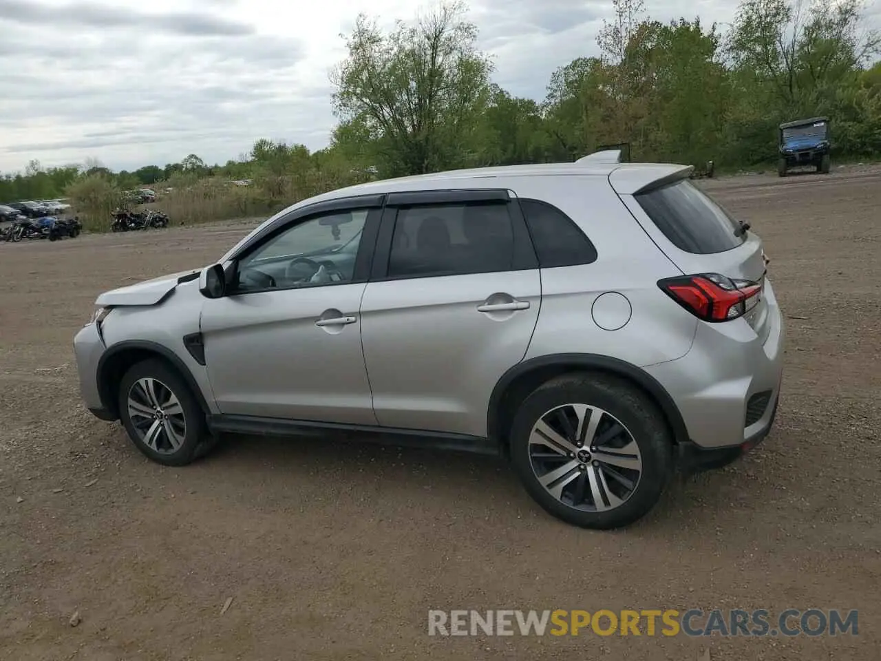 2 fotografías del automóvil dañado JA4APUAU5NU020246 MITSUBISHI OUTLANDER 2022
