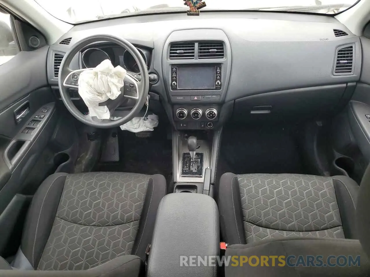8 fotografías del automóvil dañado JA4APUAU5NU020246 MITSUBISHI OUTLANDER 2022