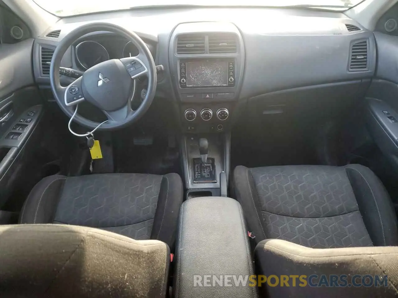 8 fotografías del automóvil dañado JA4APUAU7NU010401 MITSUBISHI OUTLANDER 2022