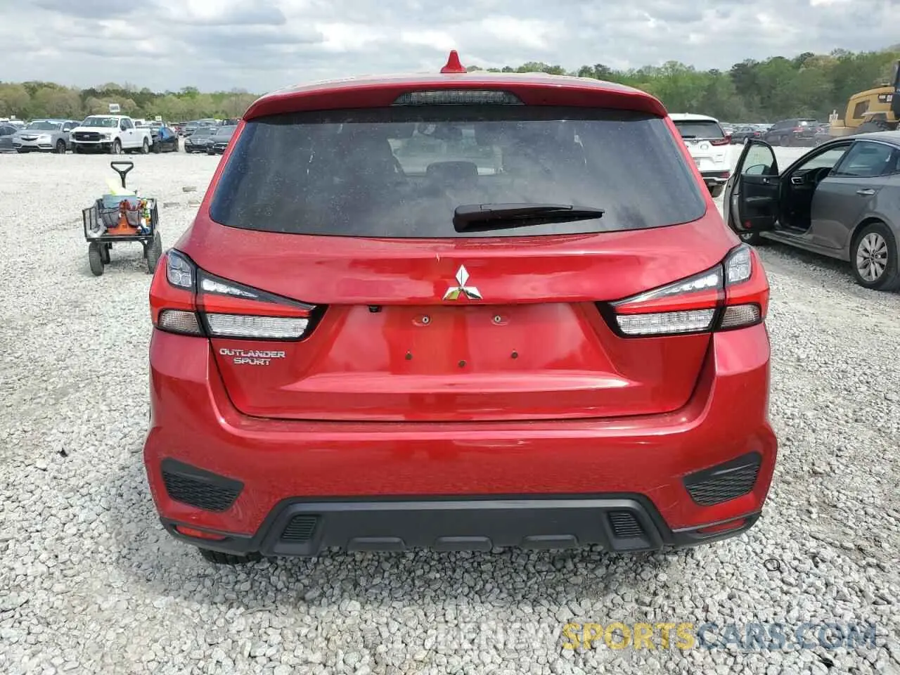 6 fotografías del automóvil dañado JA4APUAUXNU002809 MITSUBISHI OUTLANDER 2022