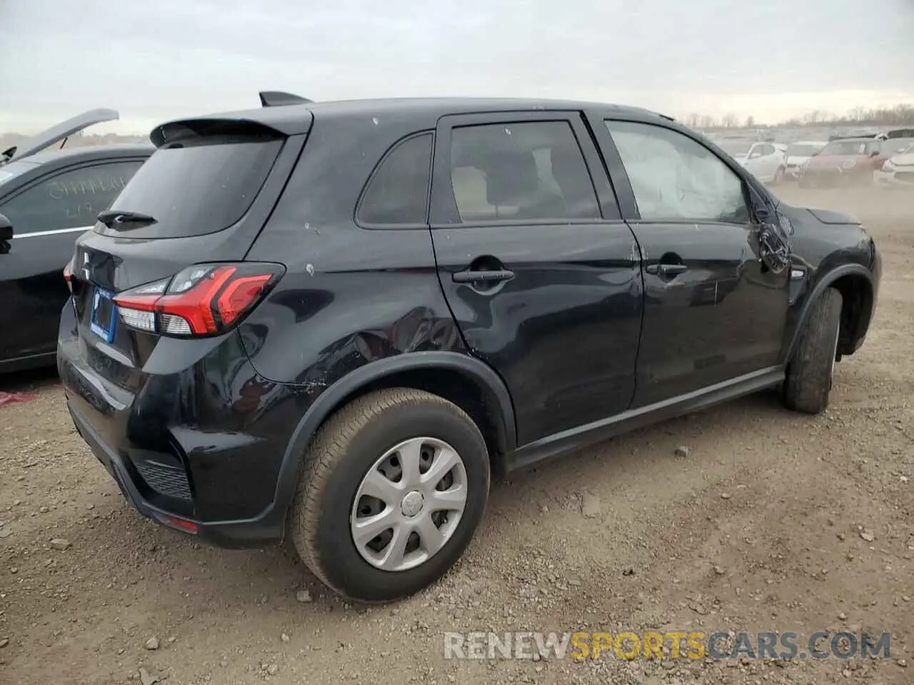 3 fotografías del automóvil dañado JA4APUAUXNU002972 MITSUBISHI OUTLANDER 2022