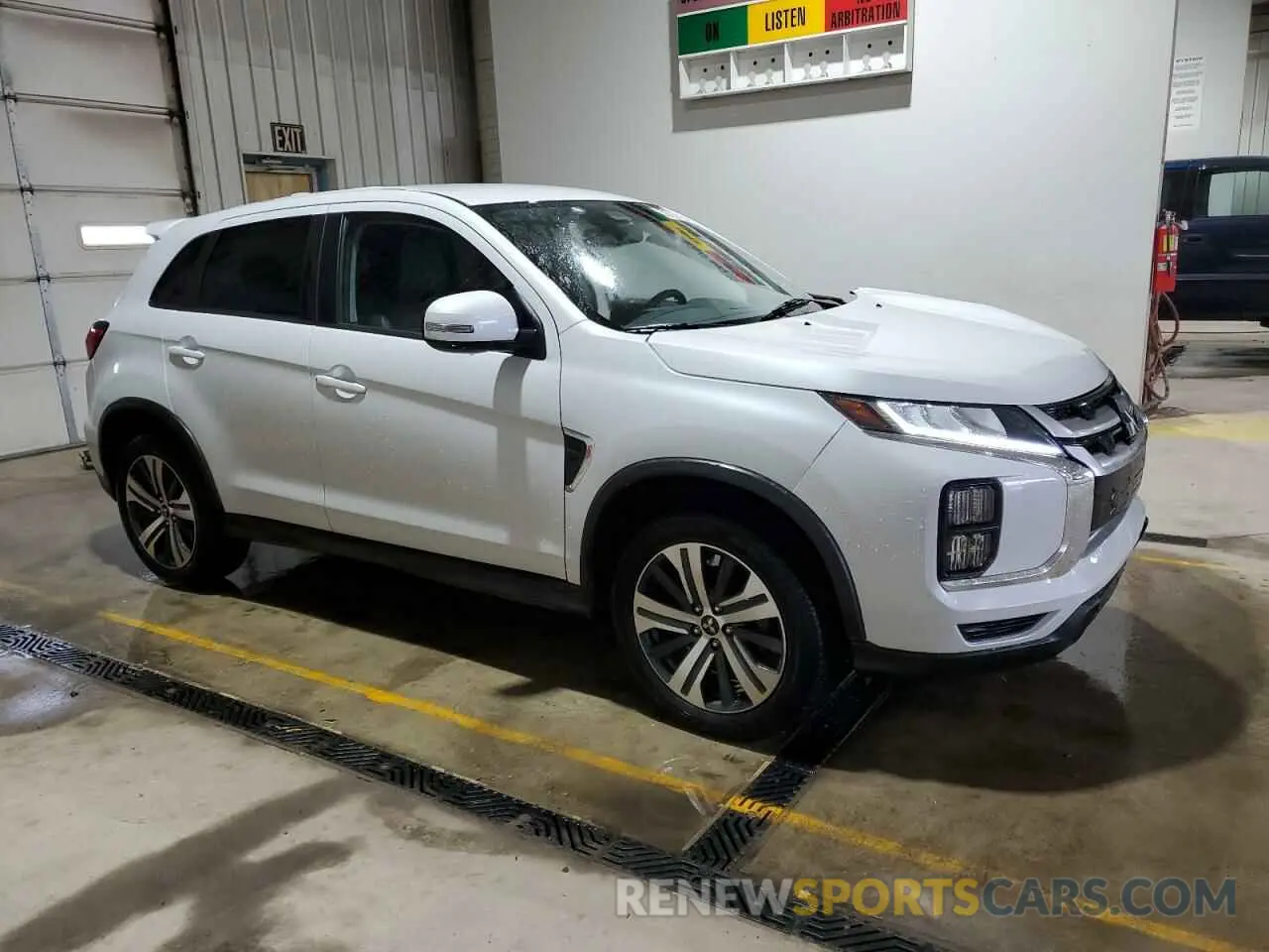 4 fotografías del automóvil dañado JA4APVAU4NU010832 MITSUBISHI OUTLANDER 2022
