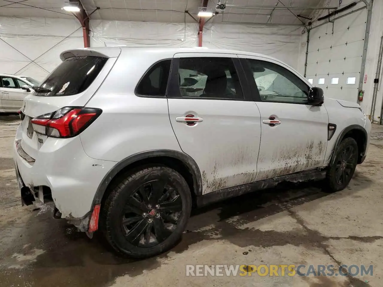 3 fotografías del automóvil dañado JA4ARUAU0NU015742 MITSUBISHI OUTLANDER 2022
