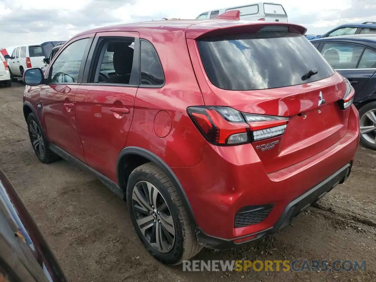 2 fotografías del automóvil dañado JA4ARUAU2NU021784 MITSUBISHI OUTLANDER 2022