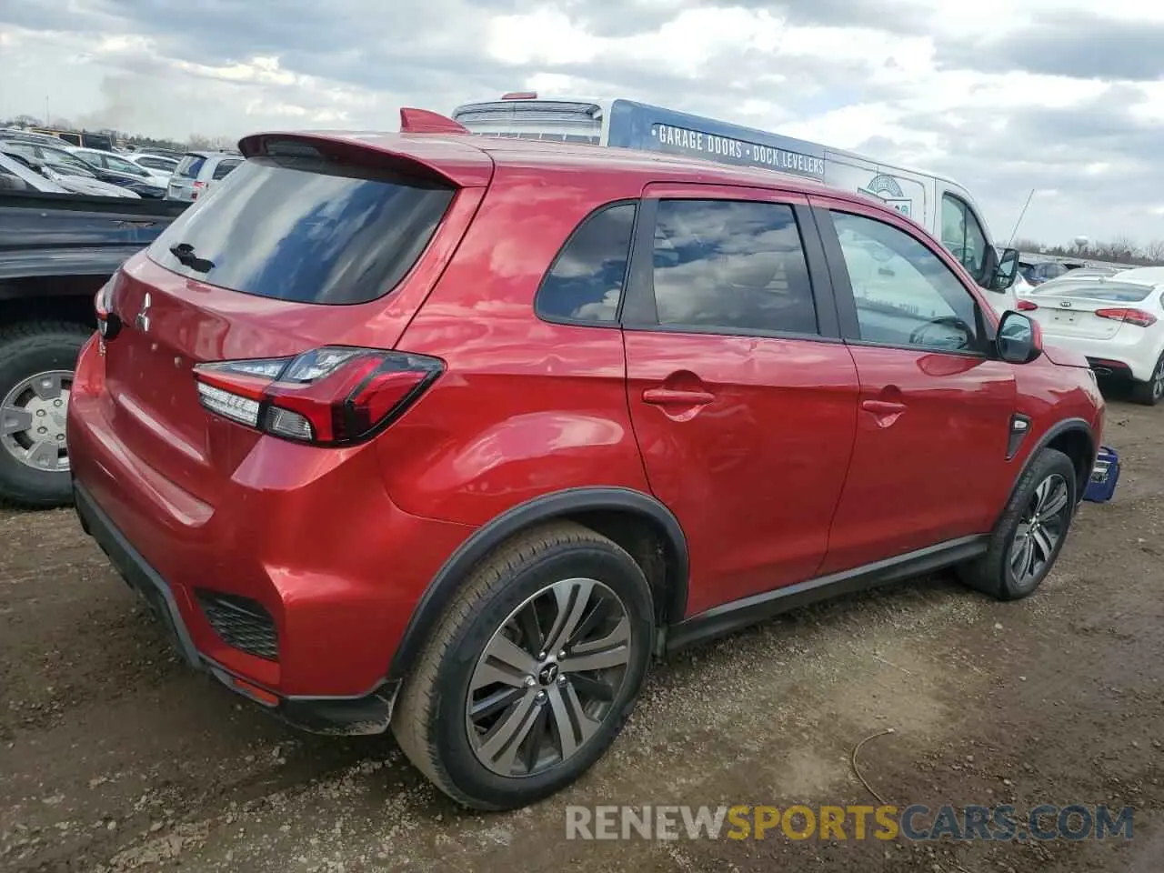 3 fotografías del automóvil dañado JA4ARUAU2NU021784 MITSUBISHI OUTLANDER 2022