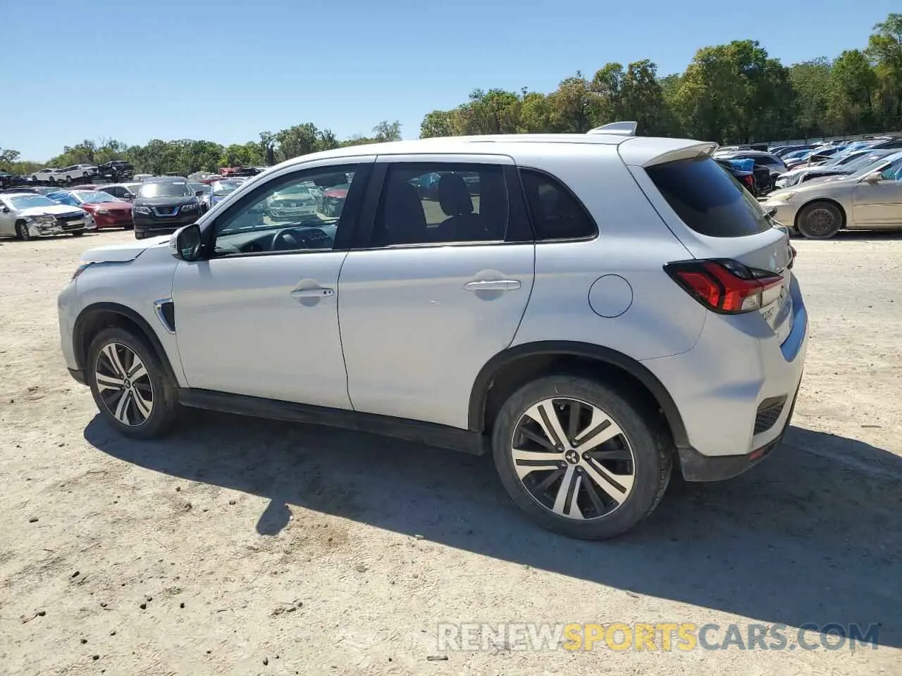 2 fotografías del automóvil dañado JA4ARUAU3NU006873 MITSUBISHI OUTLANDER 2022