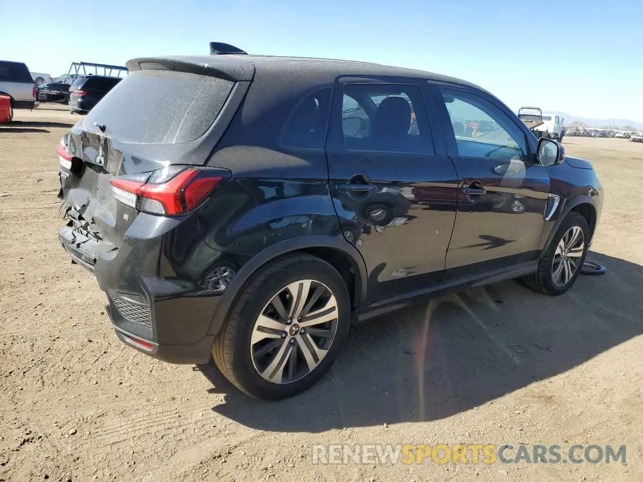 3 fotografías del automóvil dañado JA4ARUAU7NU003460 MITSUBISHI OUTLANDER 2022