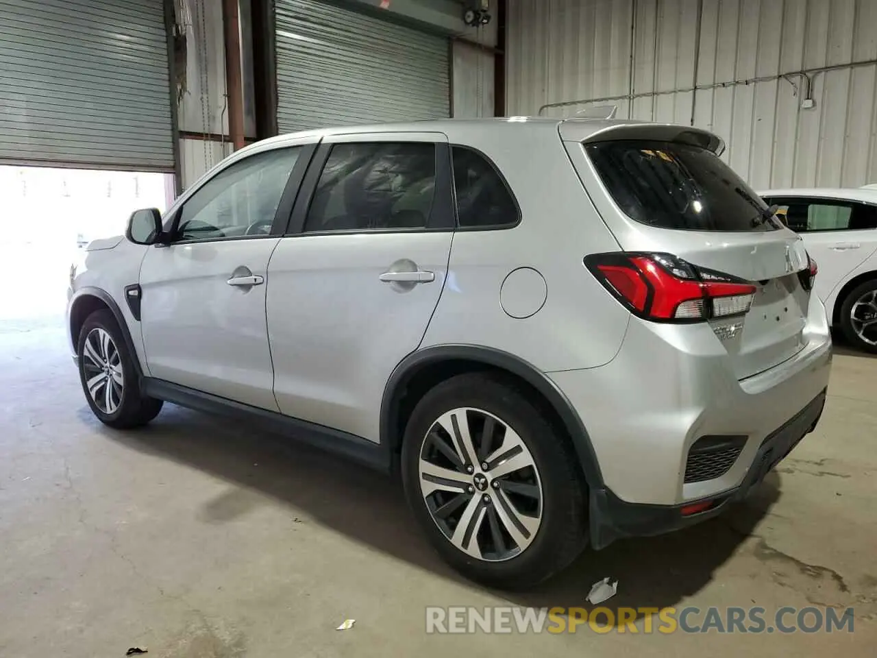 2 fotografías del automóvil dañado JA4ARUAUXNU009592 MITSUBISHI OUTLANDER 2022