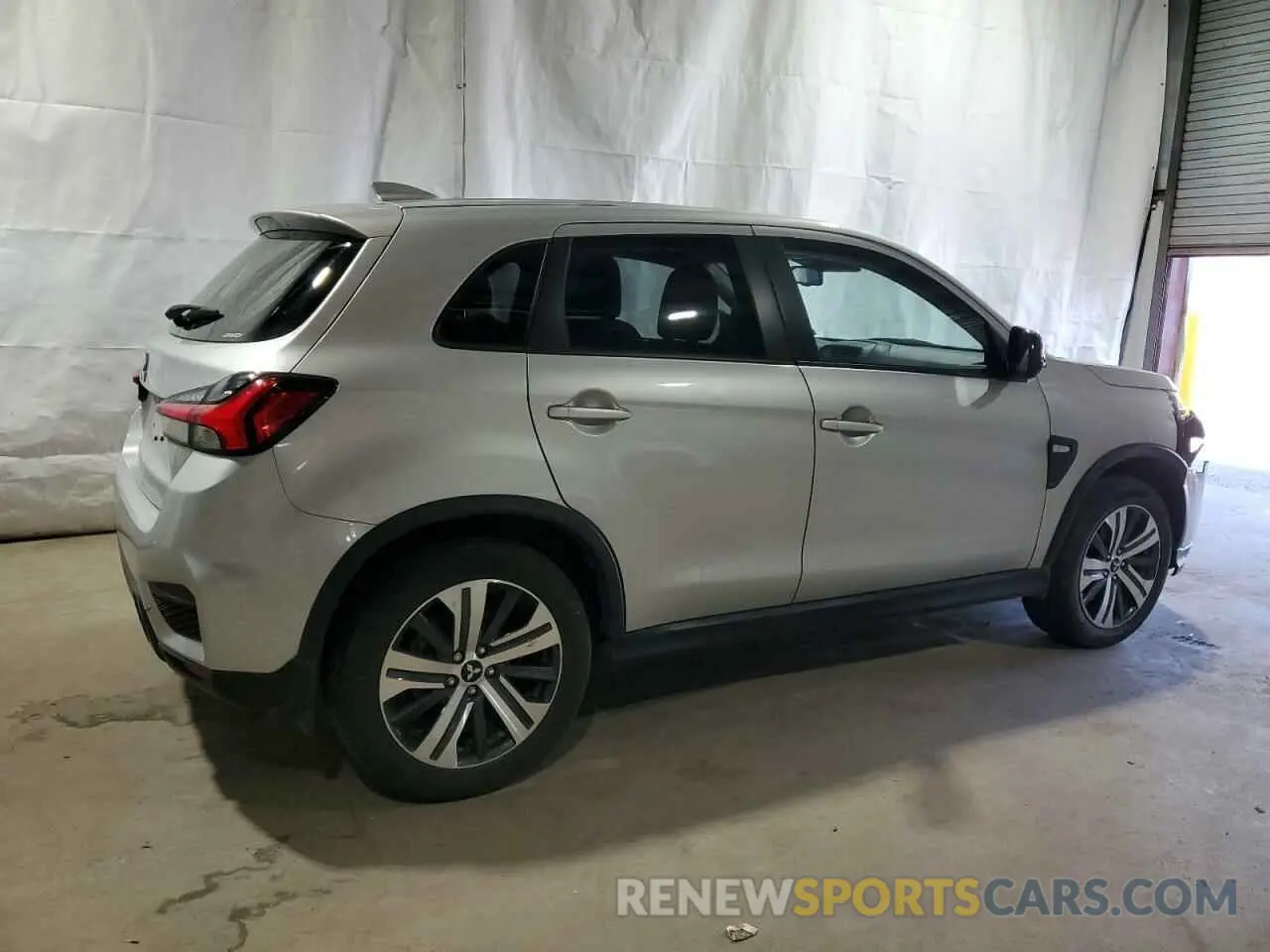 3 fotografías del automóvil dañado JA4ARUAUXNU009592 MITSUBISHI OUTLANDER 2022