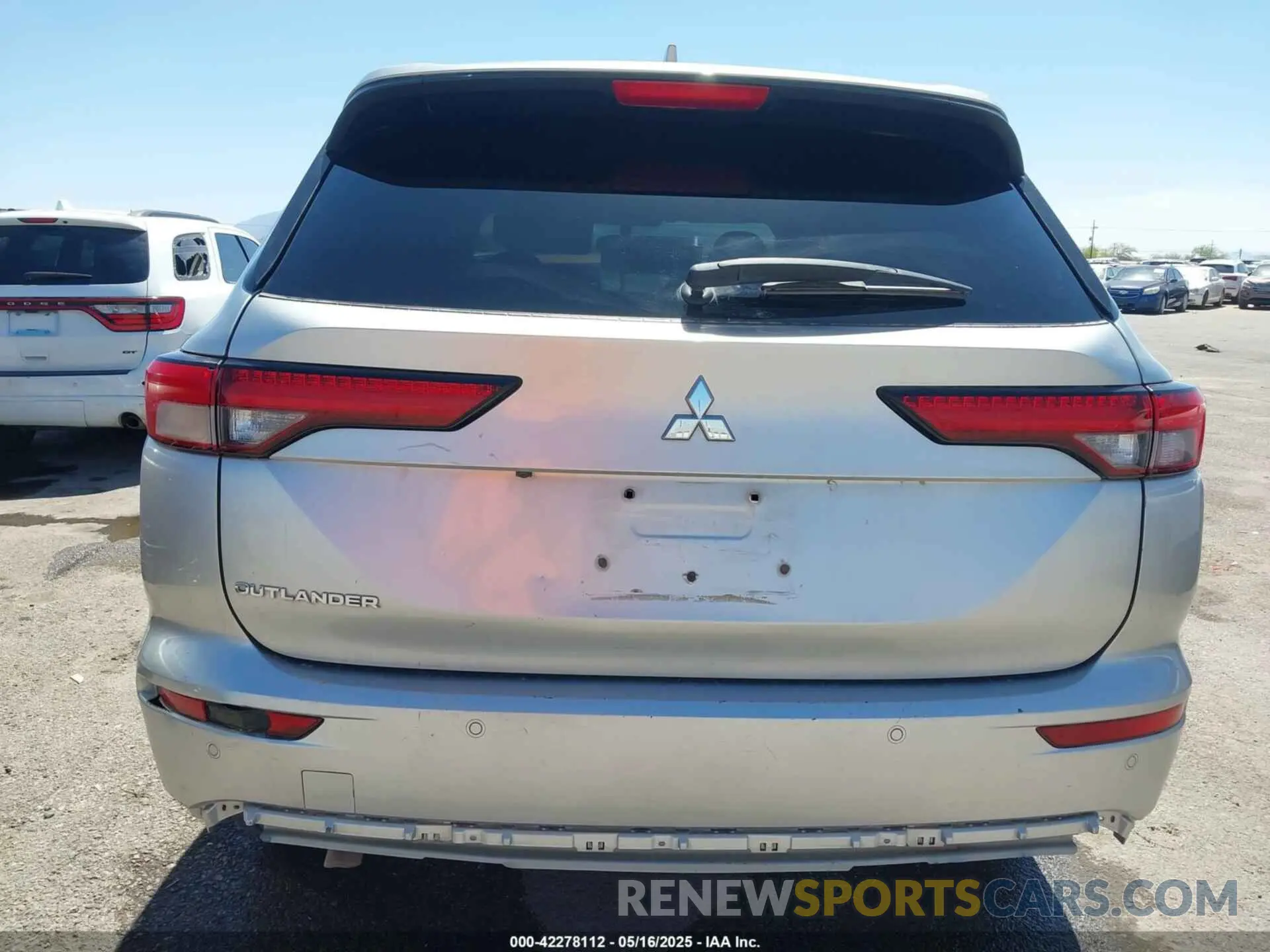 15 fotografías del automóvil dañado JA4J3TA81NZ015802 MITSUBISHI OUTLANDER 2022