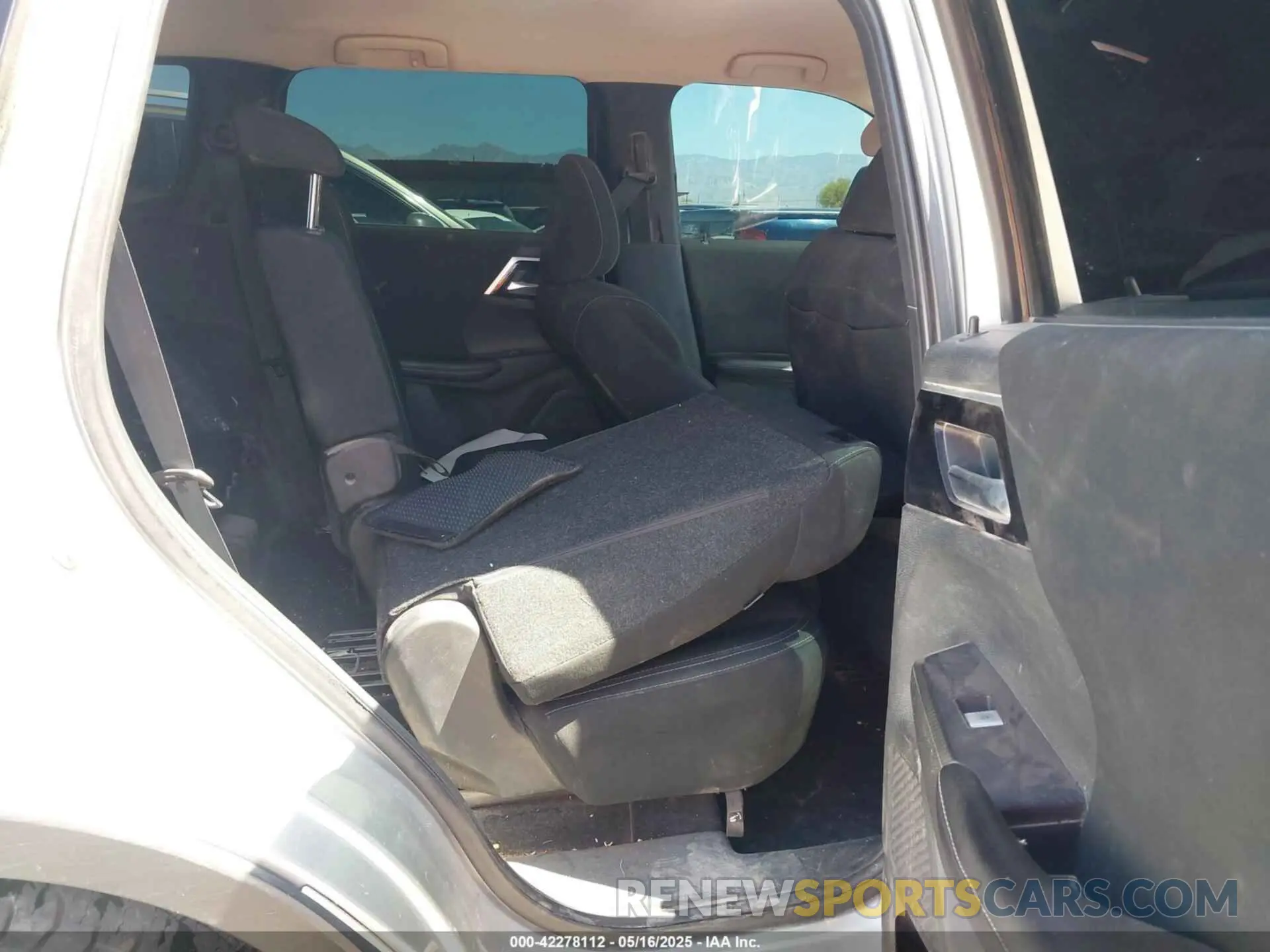 8 fotografías del automóvil dañado JA4J3TA81NZ015802 MITSUBISHI OUTLANDER 2022
