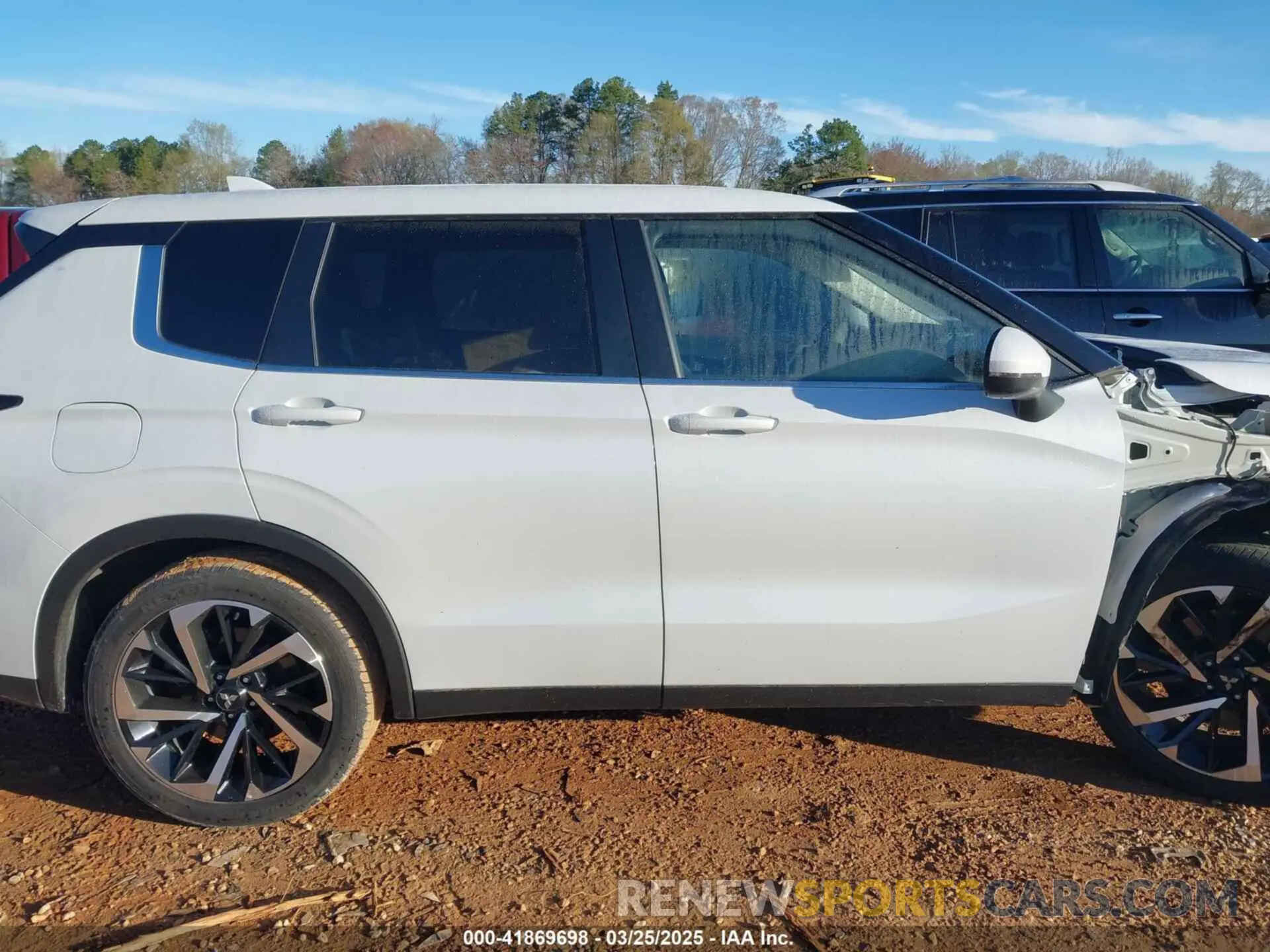 14 fotografías del automóvil dañado JA4J3TA81NZ049481 MITSUBISHI OUTLANDER 2022