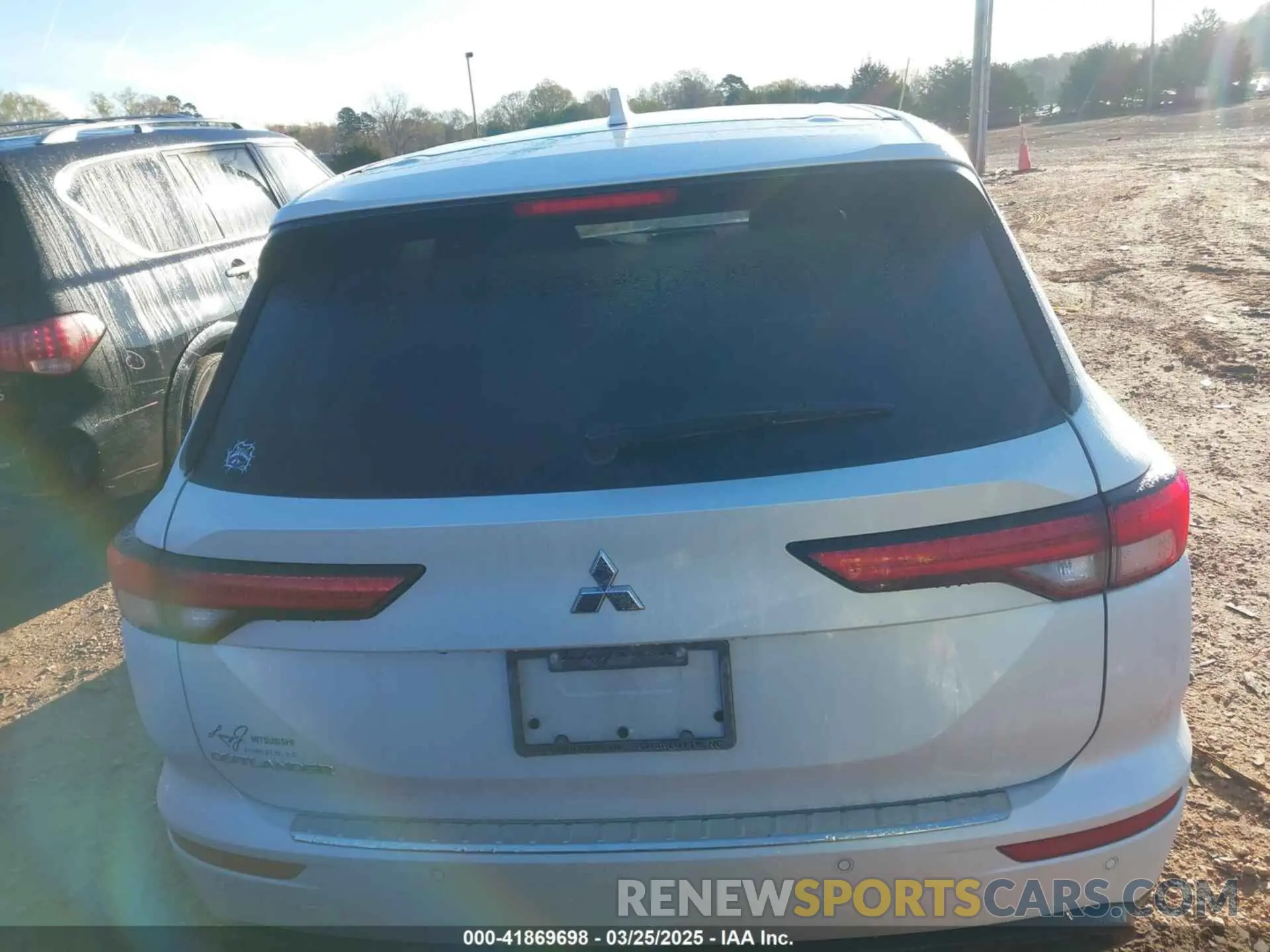 17 fotografías del automóvil dañado JA4J3TA81NZ049481 MITSUBISHI OUTLANDER 2022