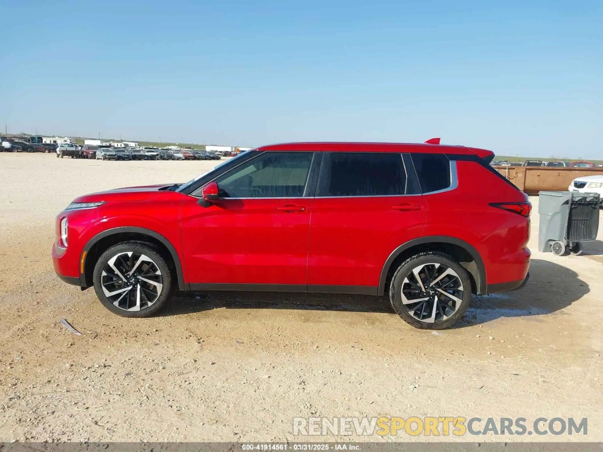 14 fotografías del automóvil dañado JA4J3TA83NZ020421 MITSUBISHI OUTLANDER 2022
