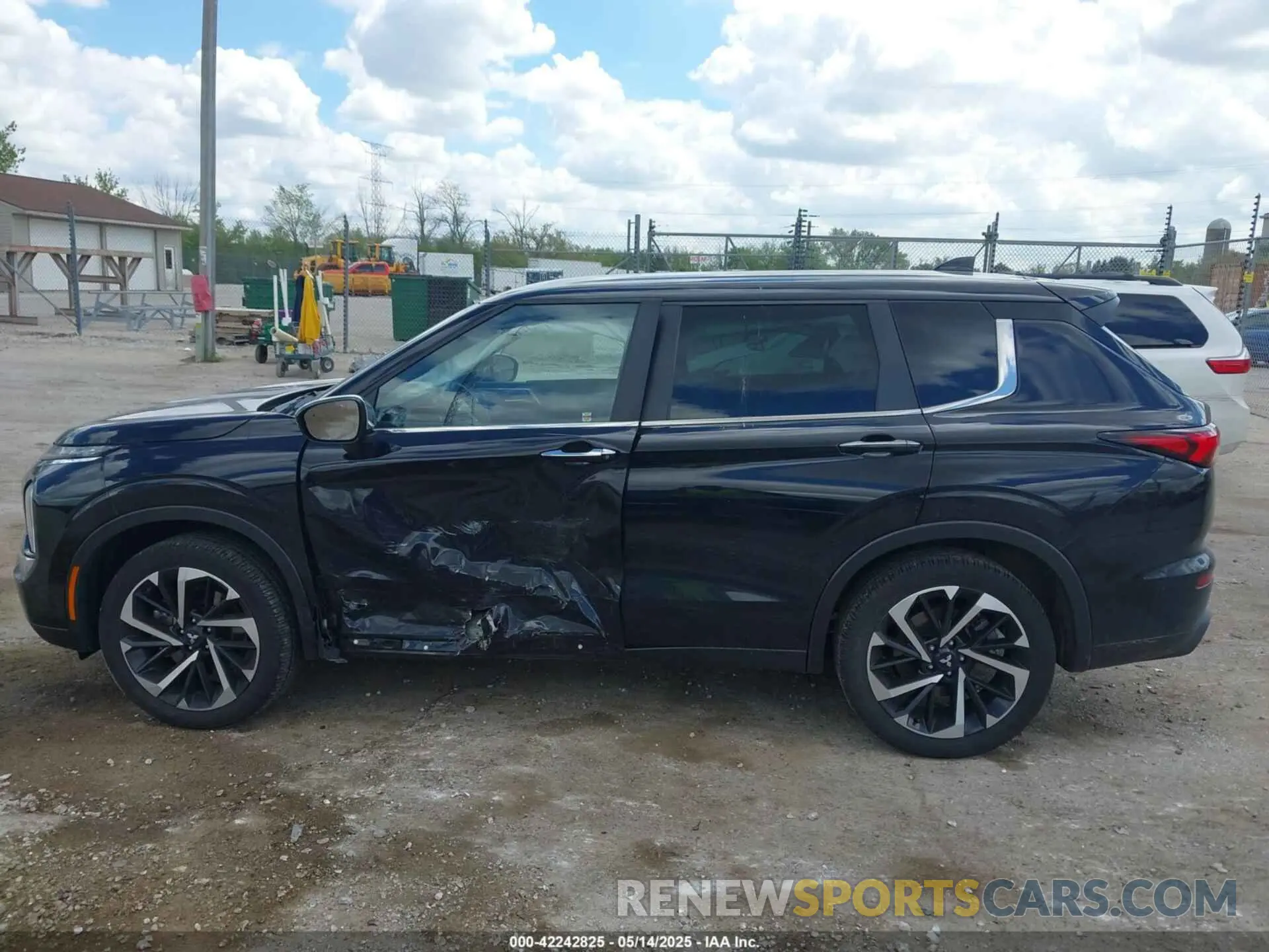 14 fotografías del automóvil dañado JA4J3TA83NZ063656 MITSUBISHI OUTLANDER 2022