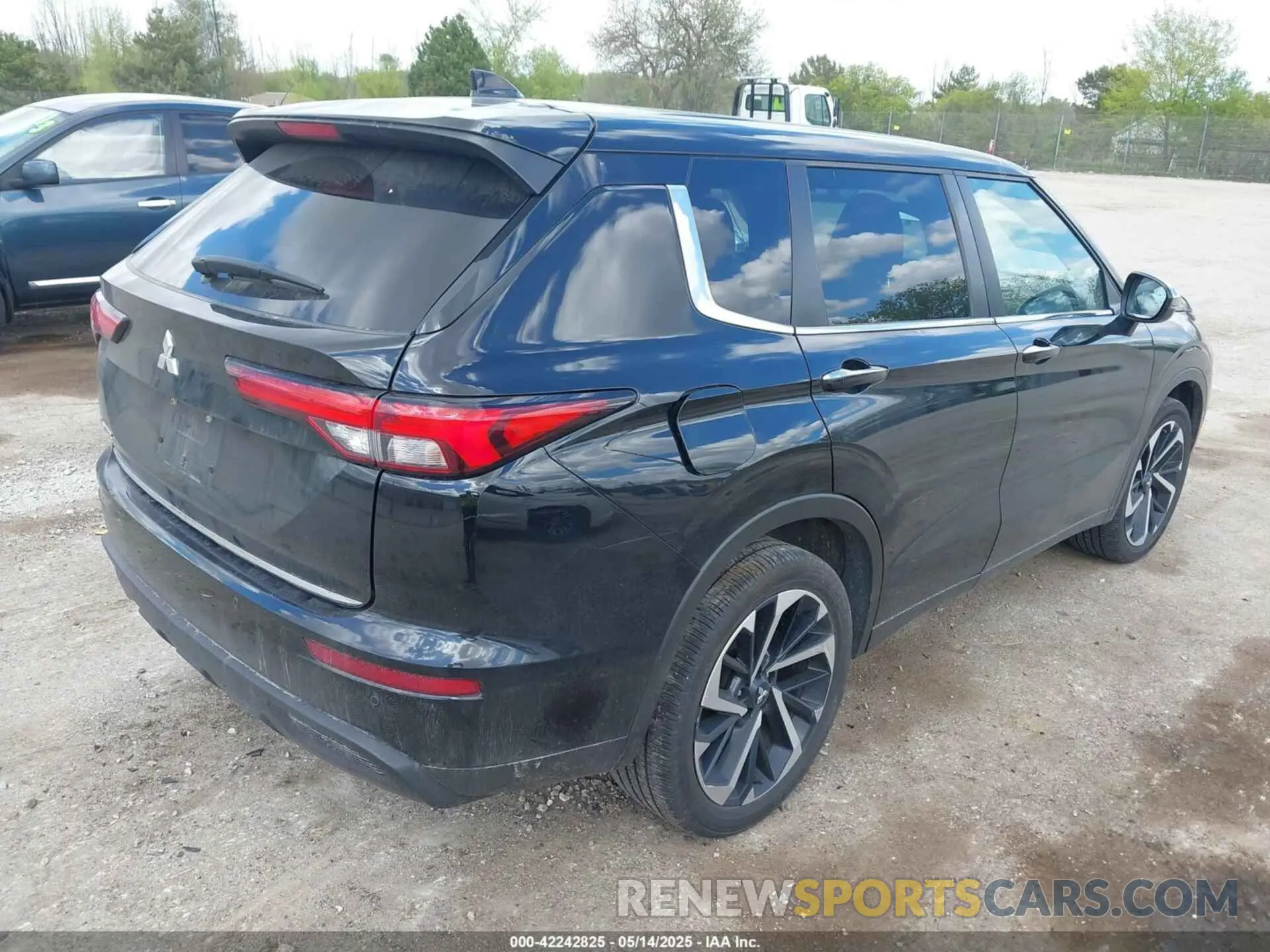 4 fotografías del automóvil dañado JA4J3TA83NZ063656 MITSUBISHI OUTLANDER 2022