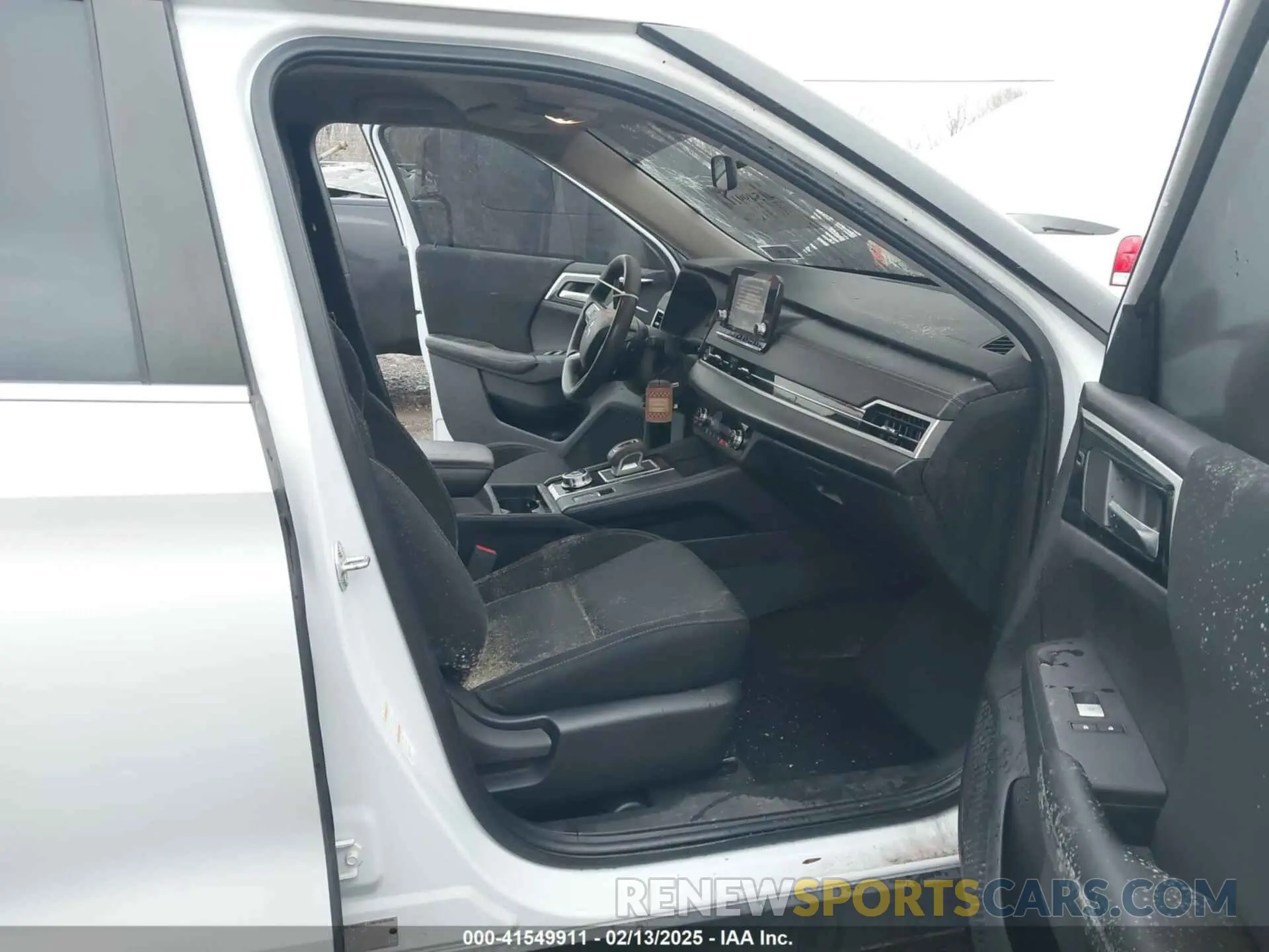 5 fotografías del automóvil dañado JA4J3TA84NZ014725 MITSUBISHI OUTLANDER 2022