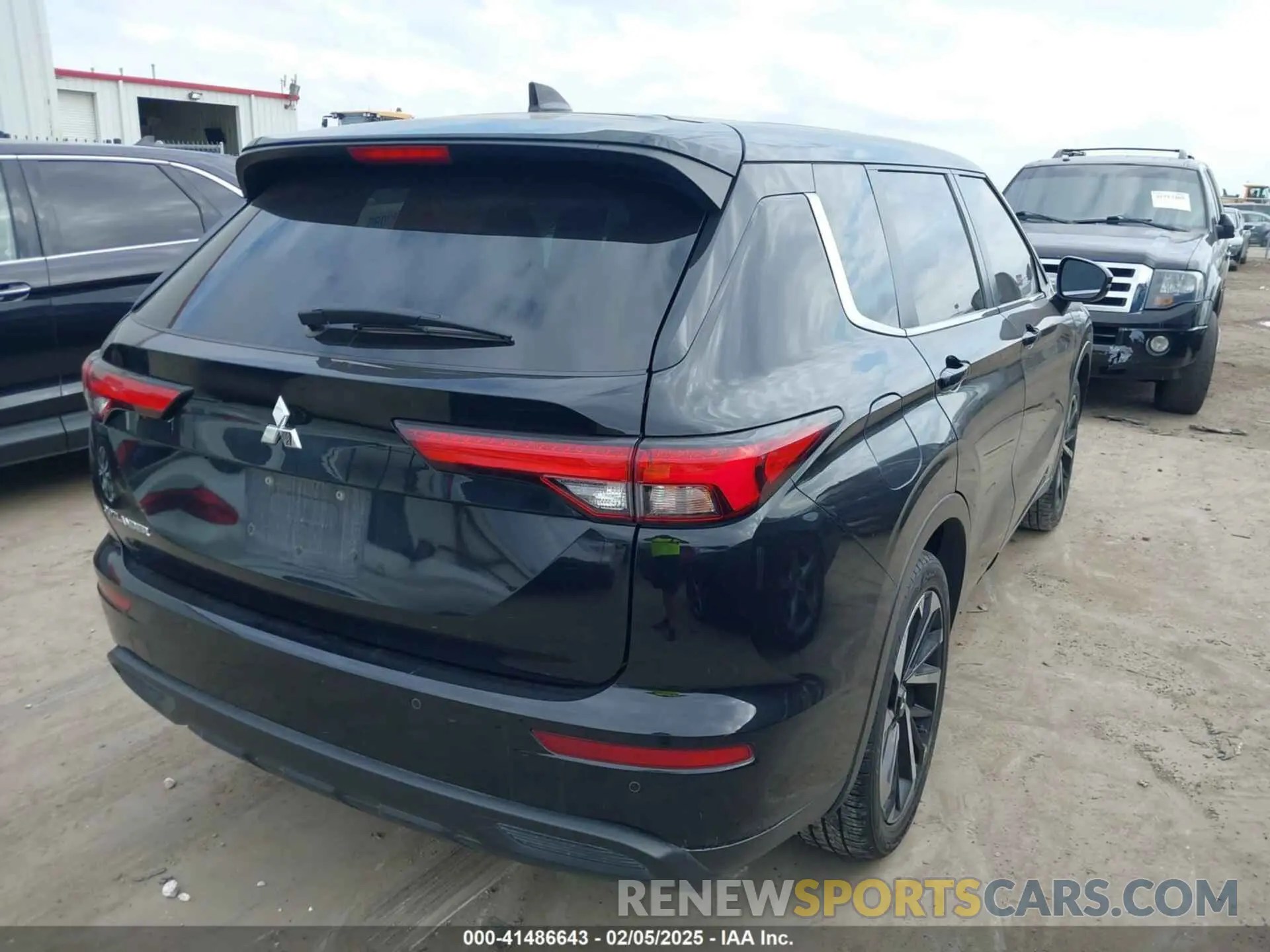 4 fotografías del automóvil dañado JA4J3TA86NZ074084 MITSUBISHI OUTLANDER 2022