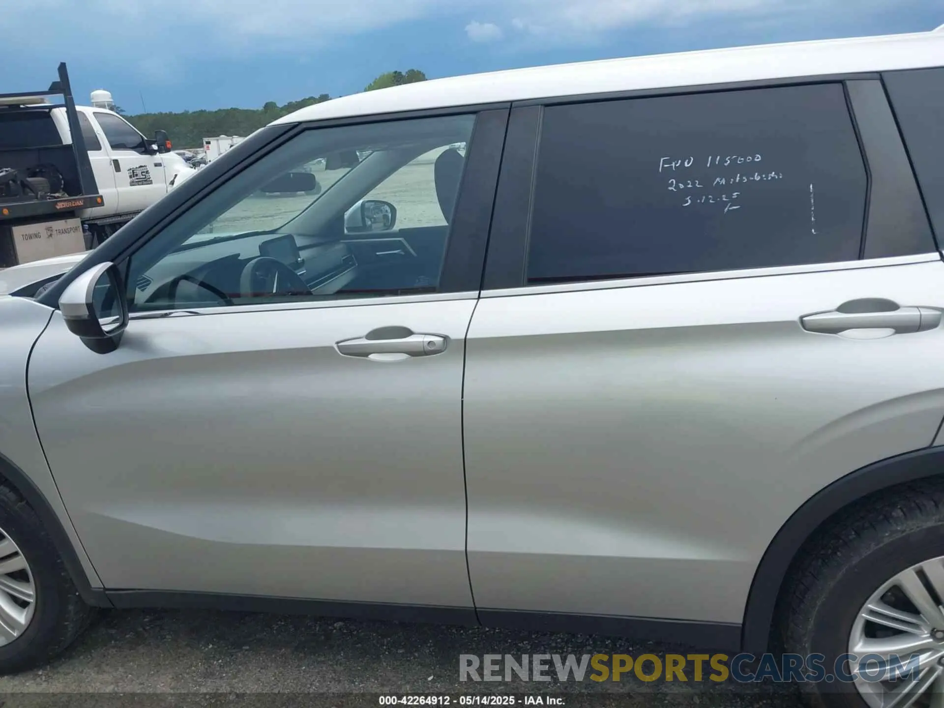 15 fotografías del automóvil dañado JA4J3TA88NZ015201 MITSUBISHI OUTLANDER 2022