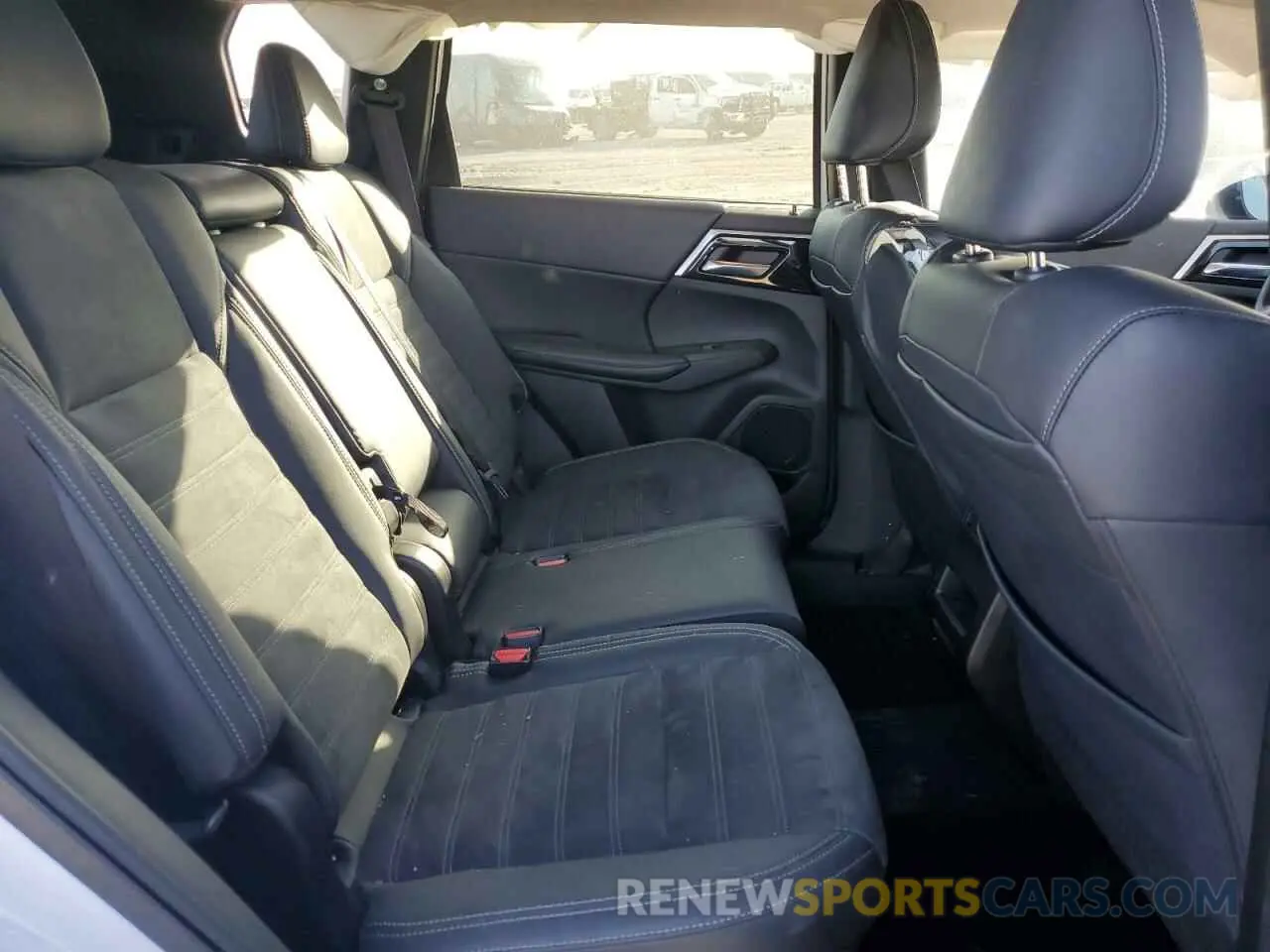 11 fotografías del automóvil dañado JA4J3UA80NZ026246 MITSUBISHI OUTLANDER 2022