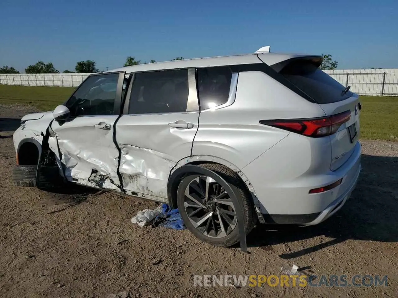 2 fotografías del automóvil dañado JA4J3UA80NZ026246 MITSUBISHI OUTLANDER 2022
