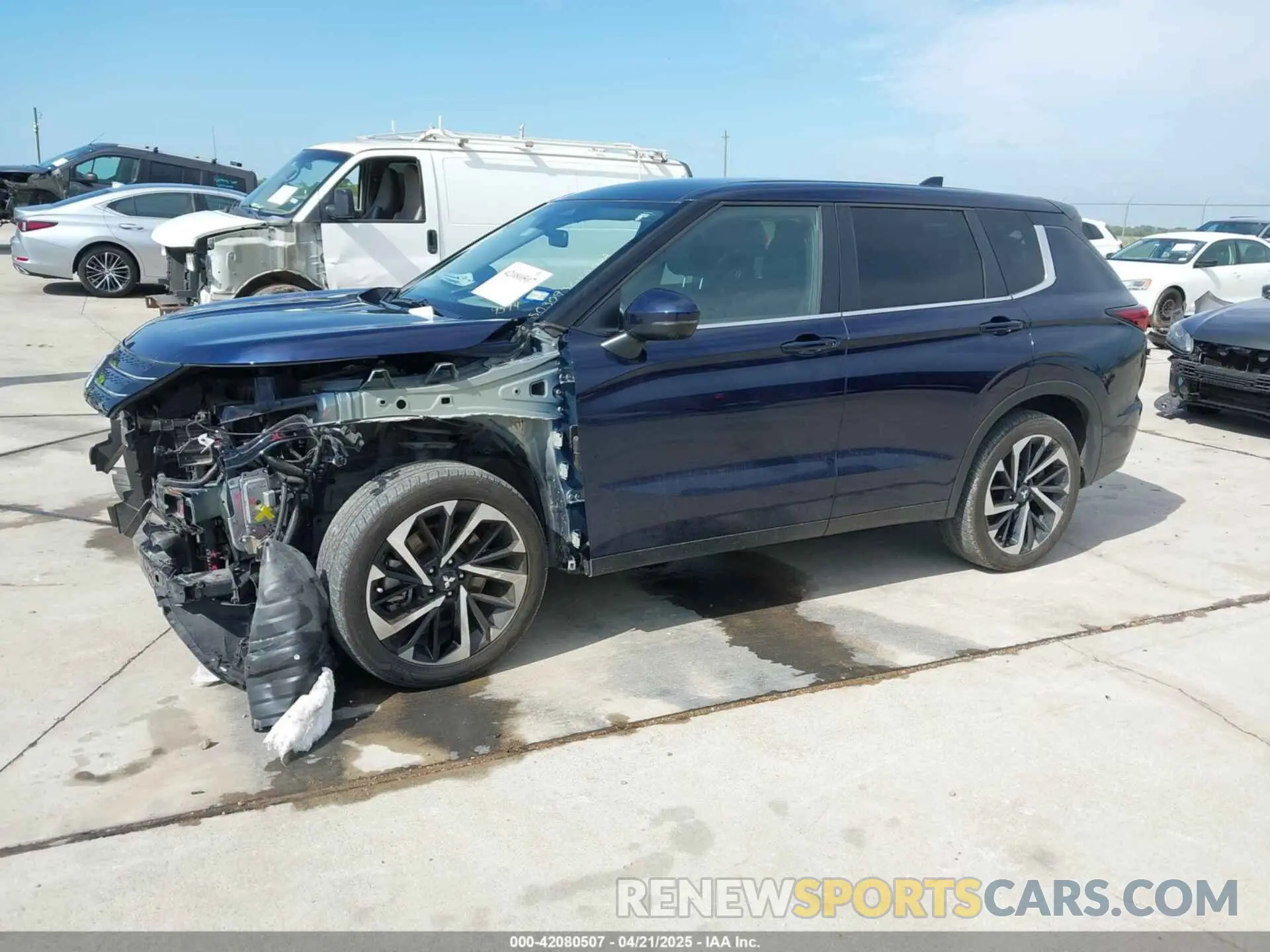 14 fotografías del automóvil dañado JA4J3UA82NZ089574 MITSUBISHI OUTLANDER 2022