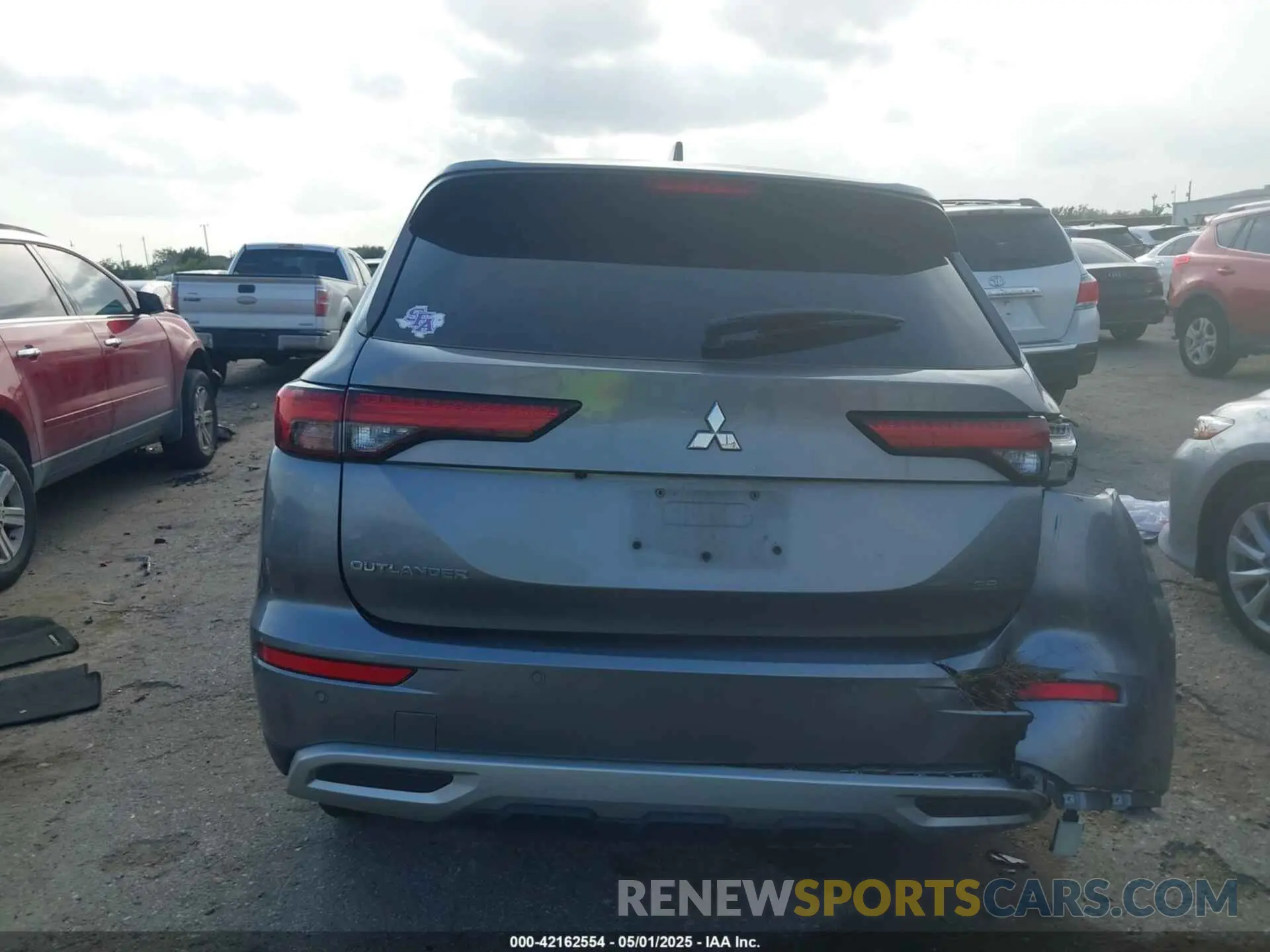 15 fotografías del automóvil dañado JA4J3UA84NZ039145 MITSUBISHI OUTLANDER 2022