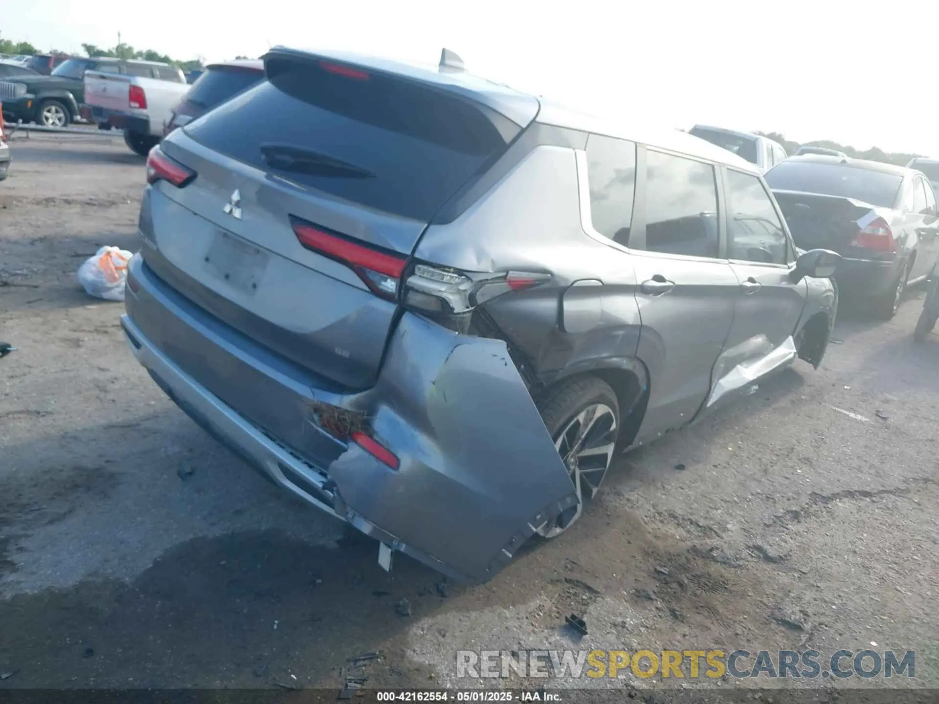 4 fotografías del automóvil dañado JA4J3UA84NZ039145 MITSUBISHI OUTLANDER 2022