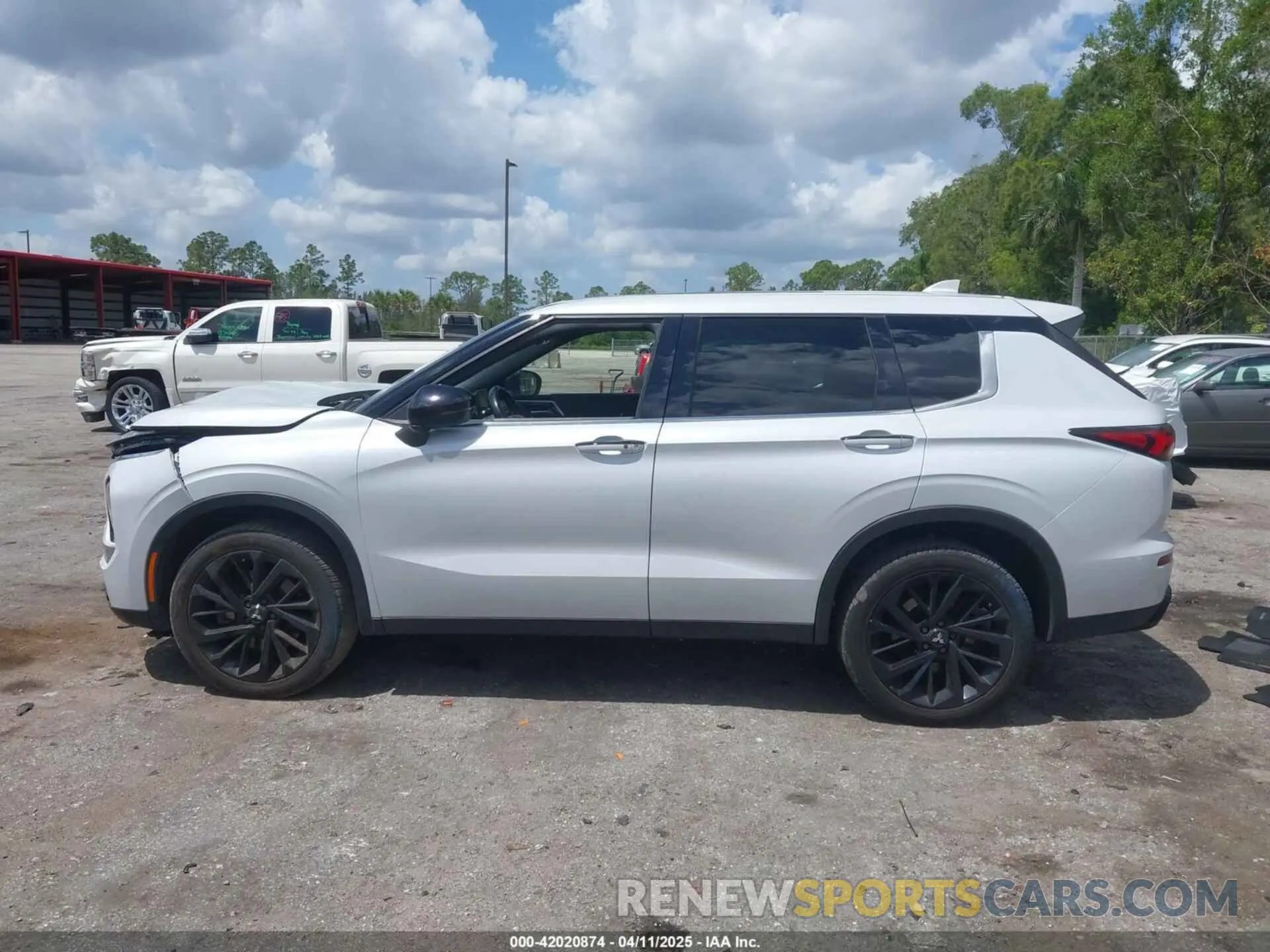 14 fotografías del automóvil dañado JA4J3UA85NZ055855 MITSUBISHI OUTLANDER 2022