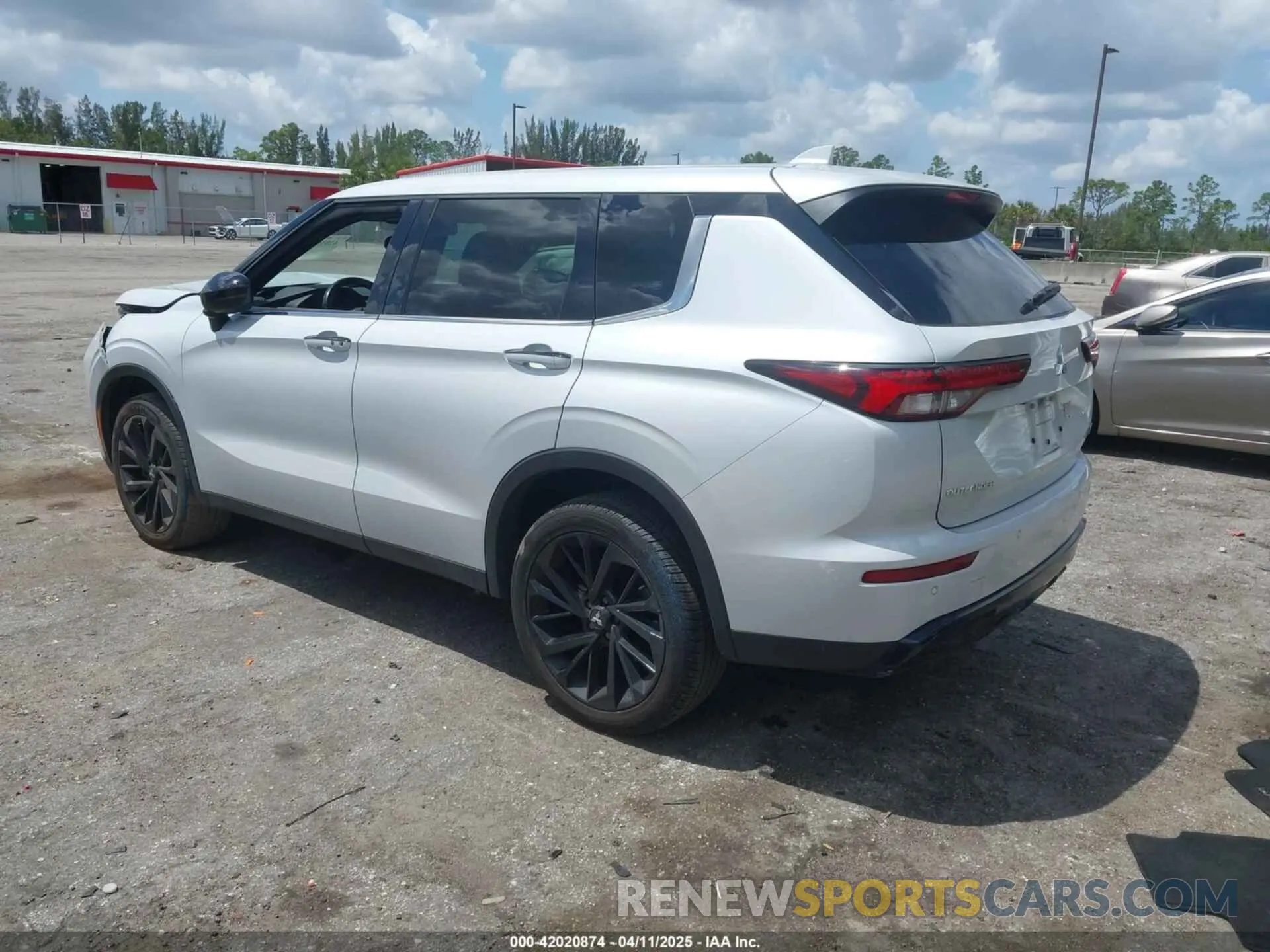 3 fotografías del automóvil dañado JA4J3UA85NZ055855 MITSUBISHI OUTLANDER 2022
