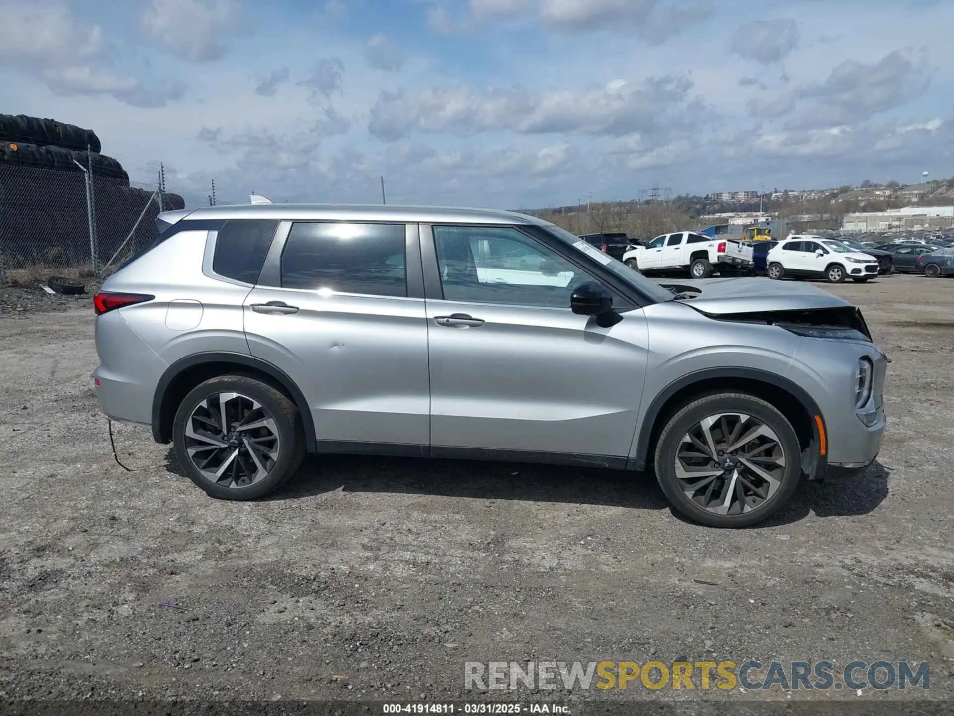 14 fotografías del automóvil dañado JA4J3UA85NZ072932 MITSUBISHI OUTLANDER 2022