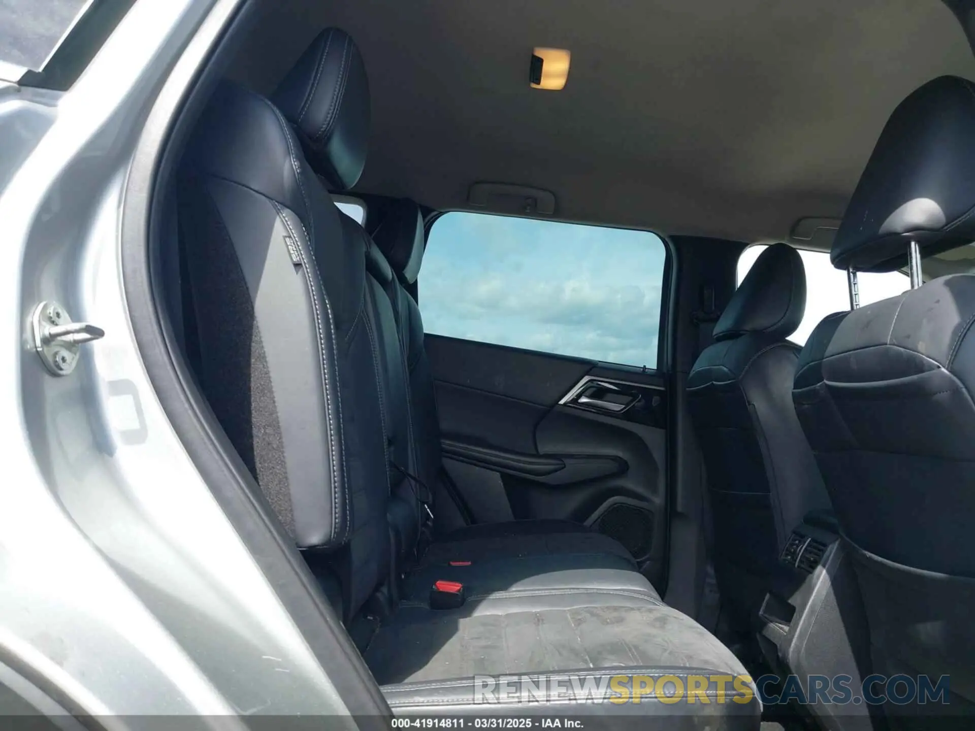 8 fotografías del automóvil dañado JA4J3UA85NZ072932 MITSUBISHI OUTLANDER 2022