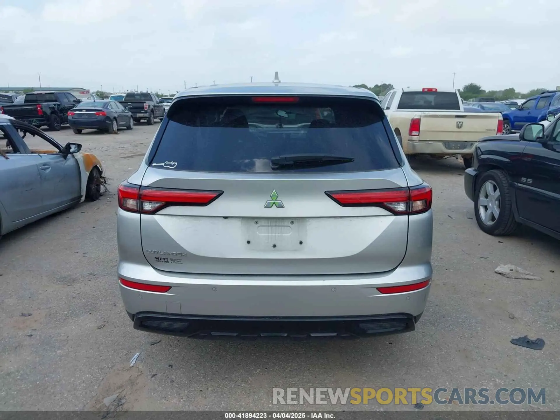 16 fotografías del automóvil dañado JA4J3UA87NZ073919 MITSUBISHI OUTLANDER 2022