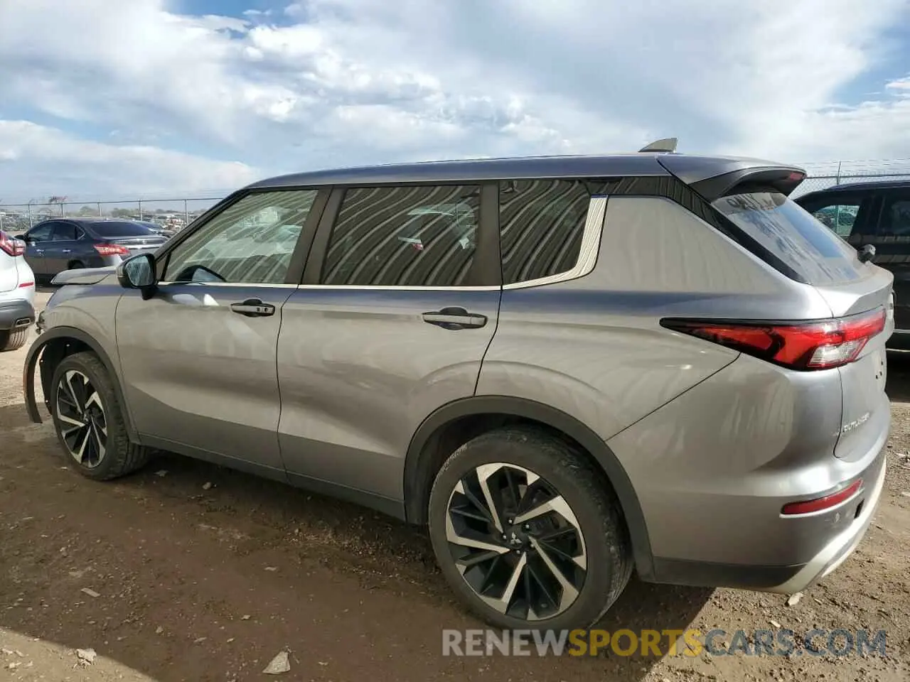 2 fotografías del automóvil dañado JA4J3UA88NZ010425 MITSUBISHI OUTLANDER 2022