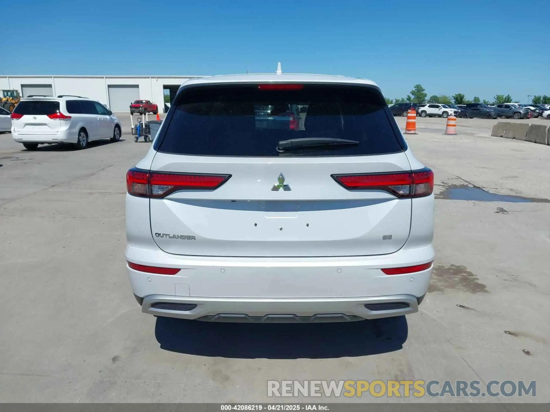 17 fotografías del automóvil dañado JA4J3UA89NZ090494 MITSUBISHI OUTLANDER 2022